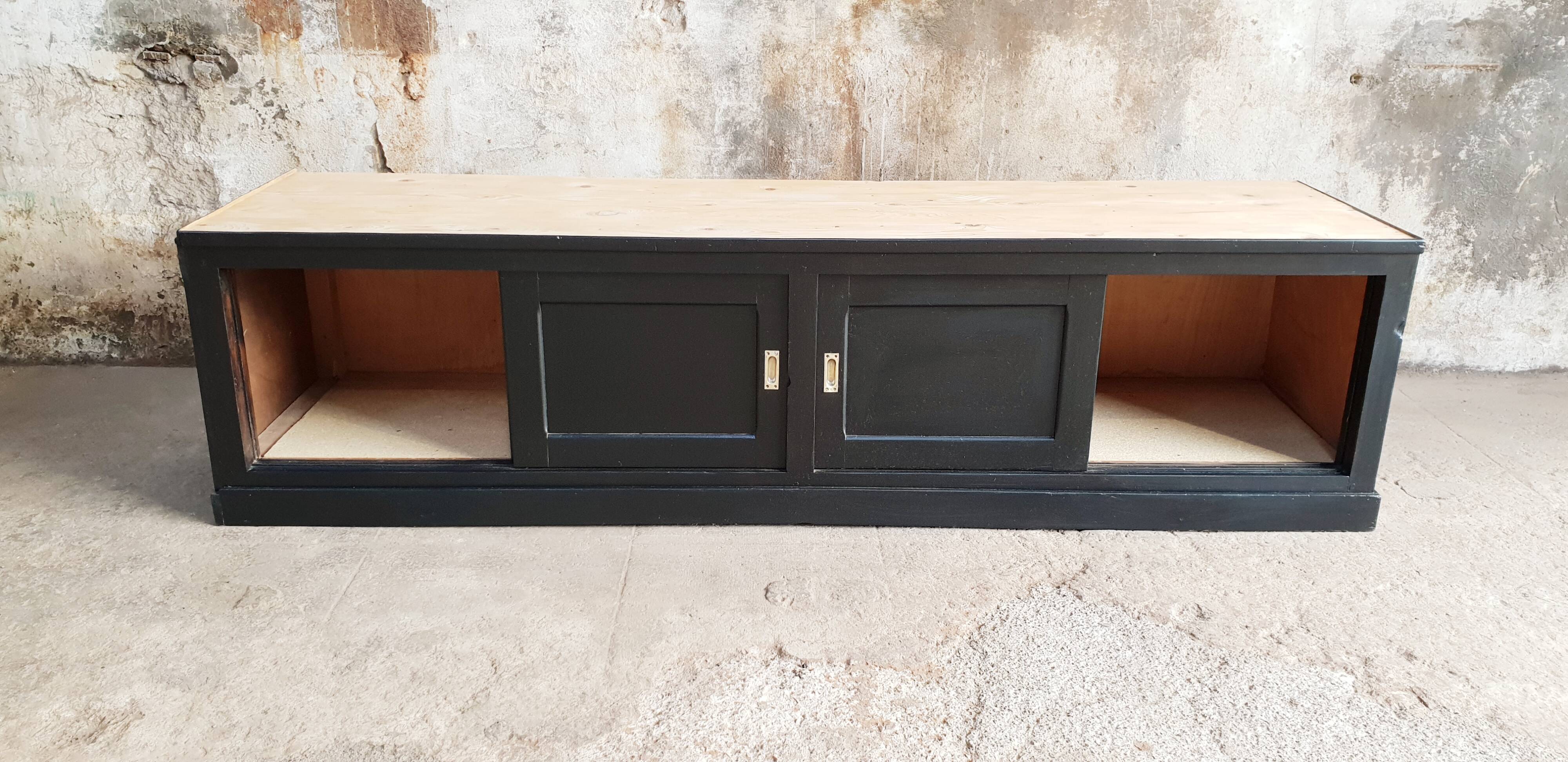 Trade furniture