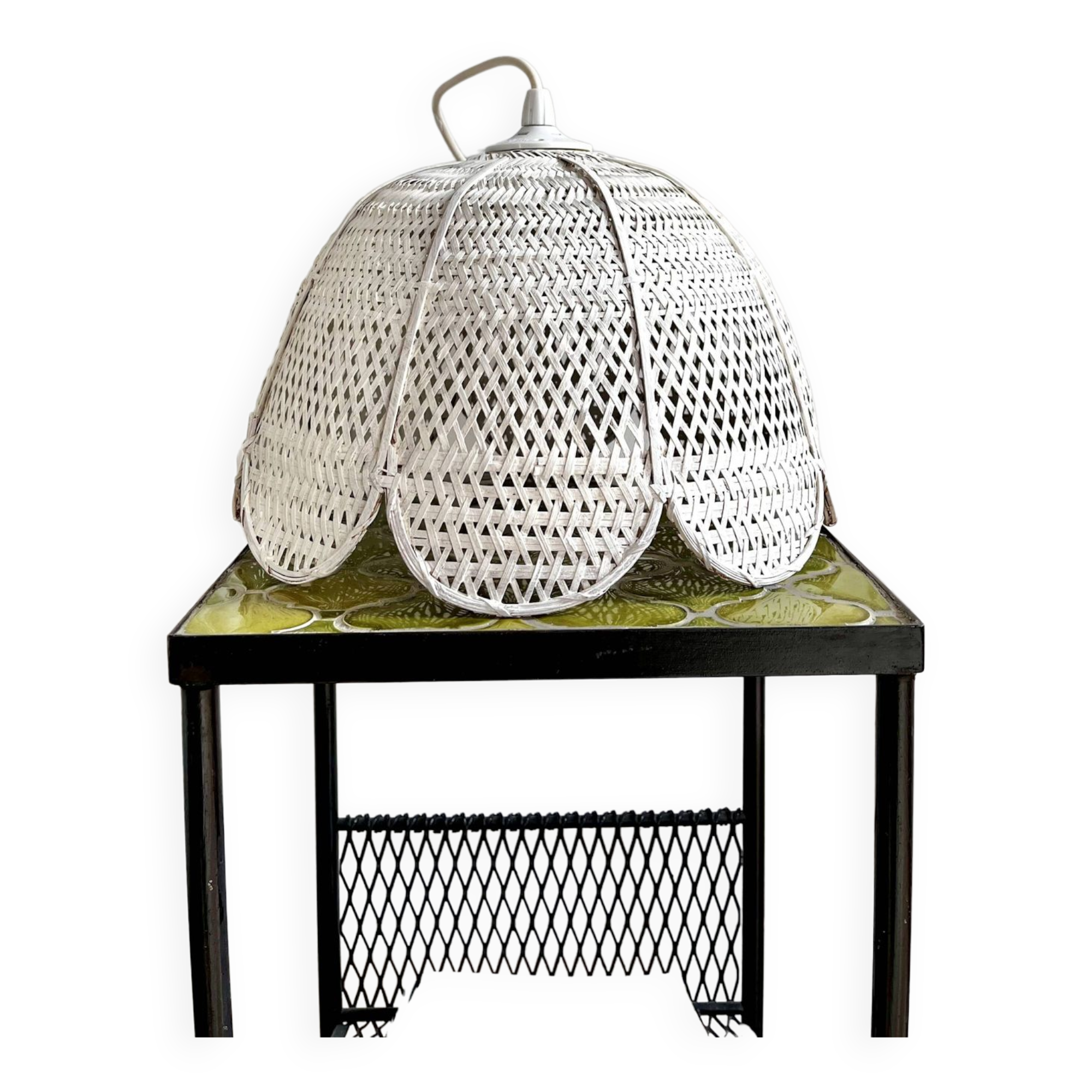 Rattan and wicker flower suspension