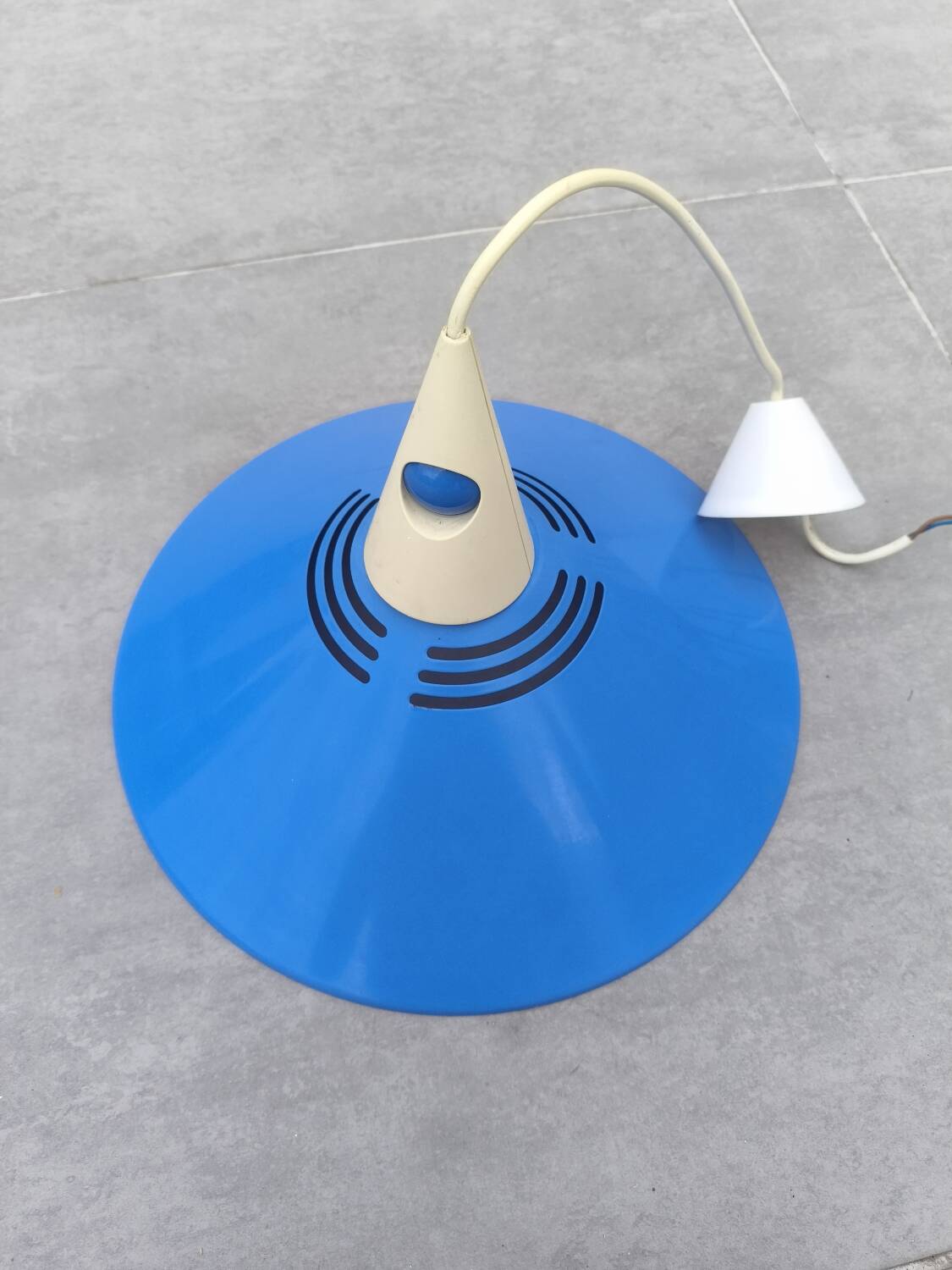 Memphis design chandelier suspension