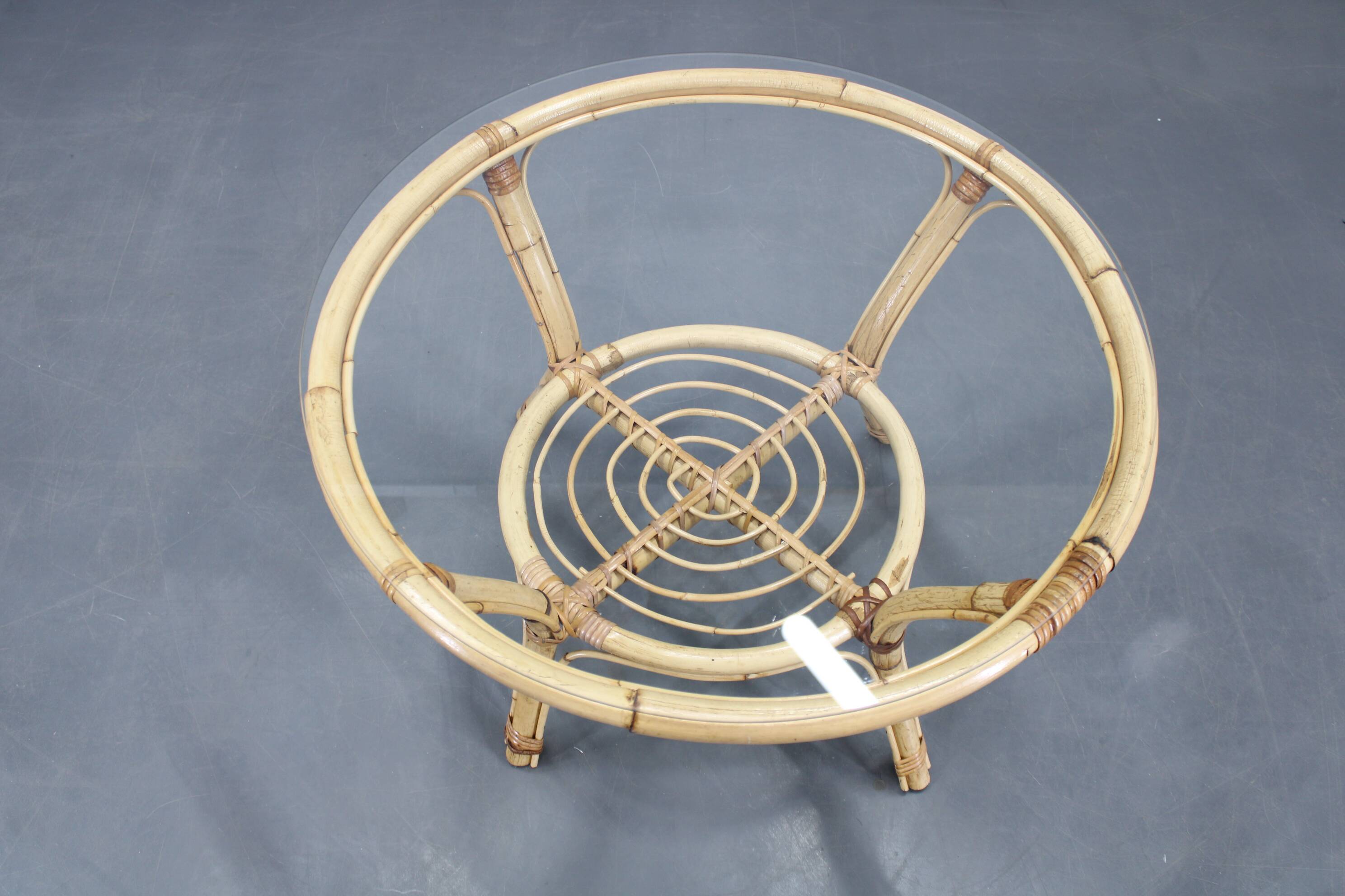 1960s Italian rattan round table with glass top