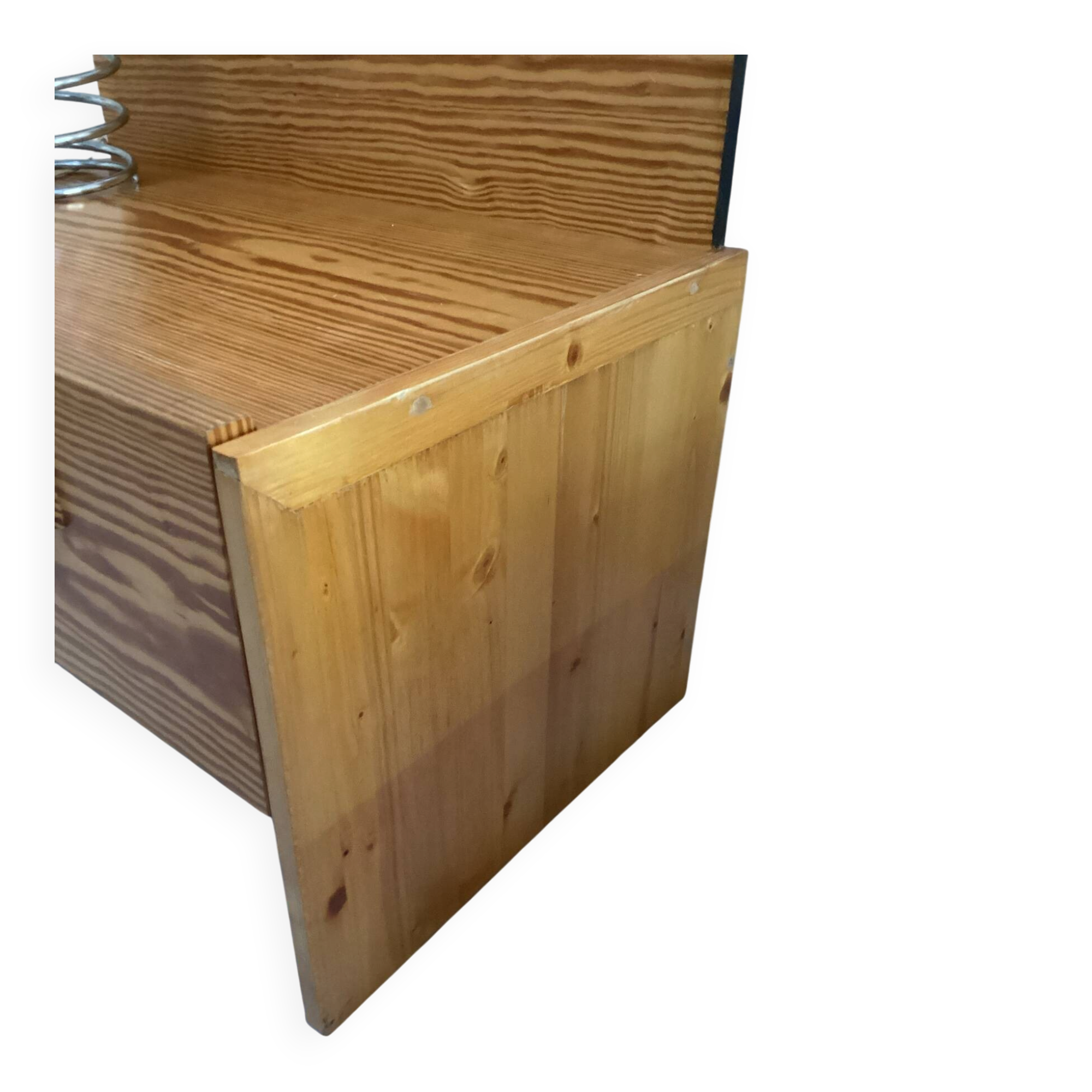 2 tables de chevet en pin design des années 1970