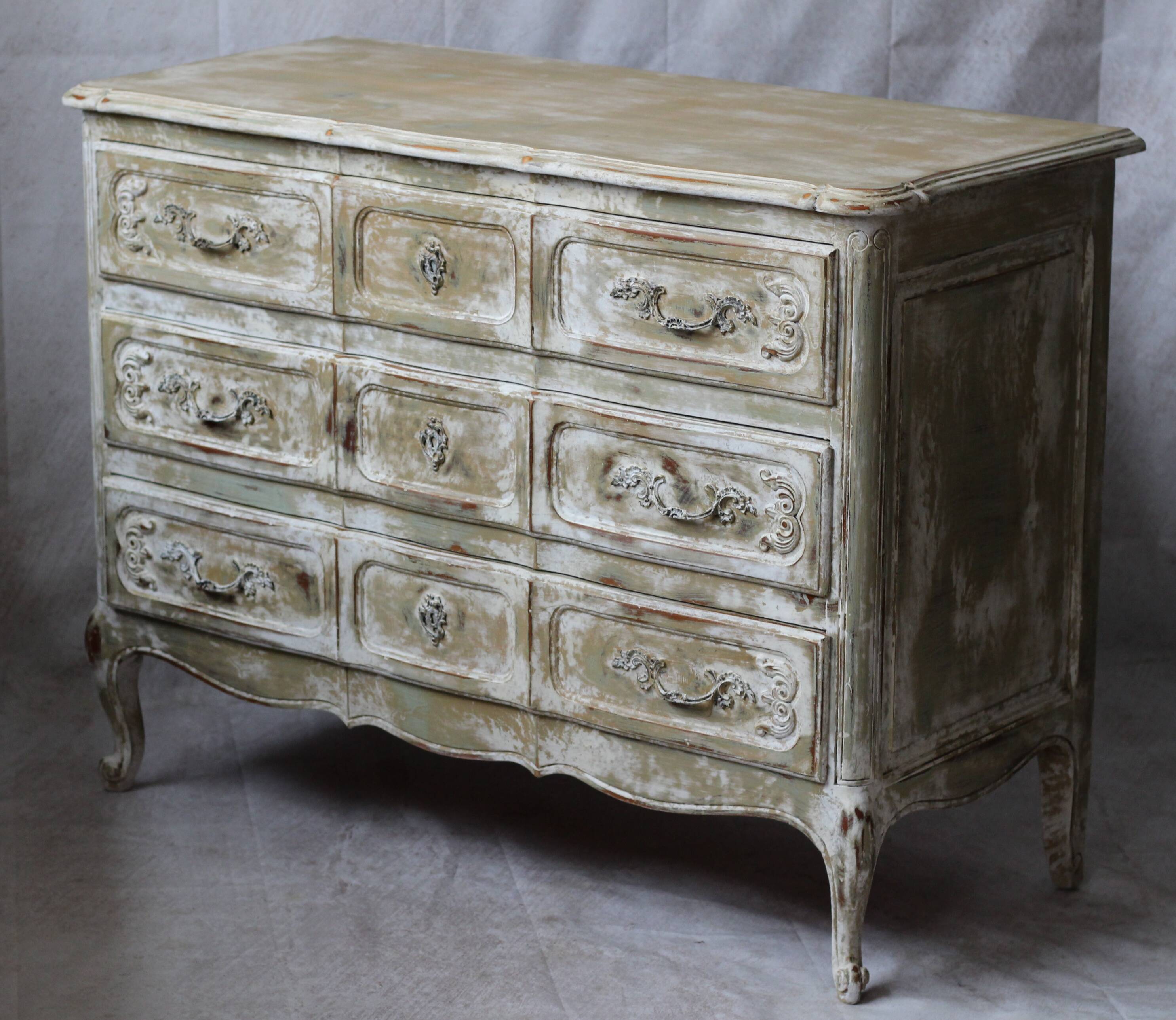 Commode arbalete ancienne patinée beige et blanc