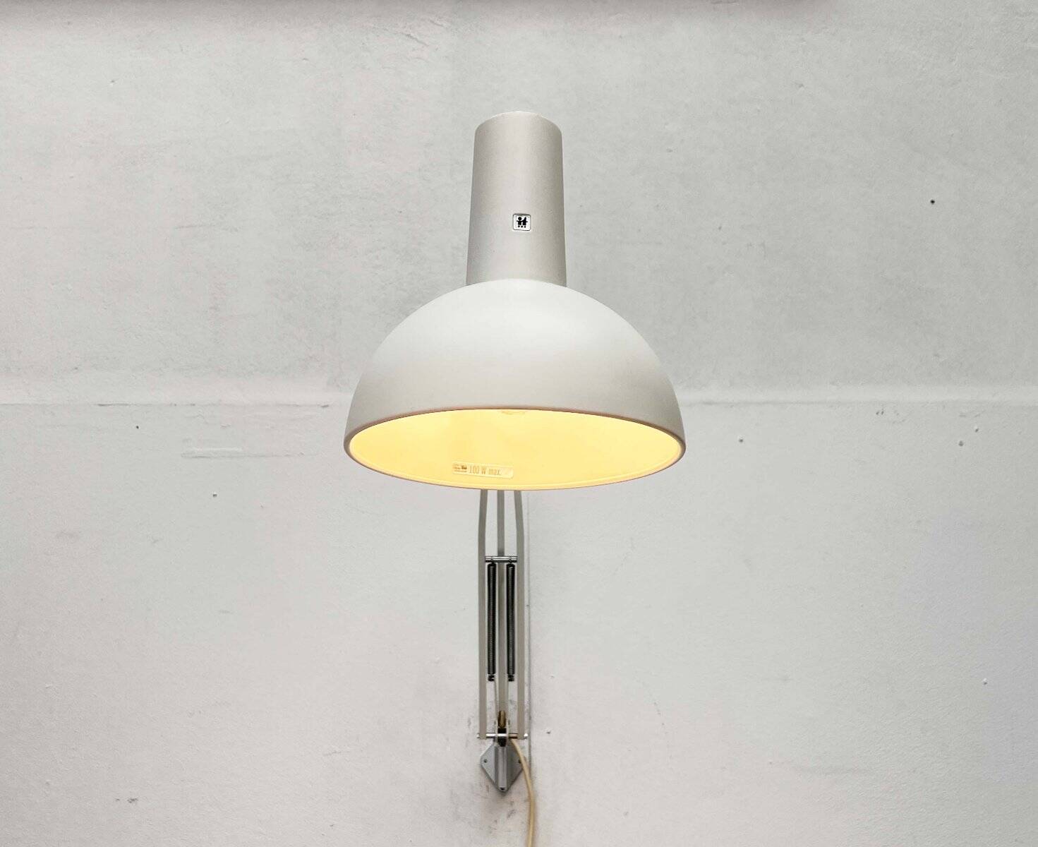 Mid-Century Modern It Task Wall Lamp from Louis Poulsen, 1970s