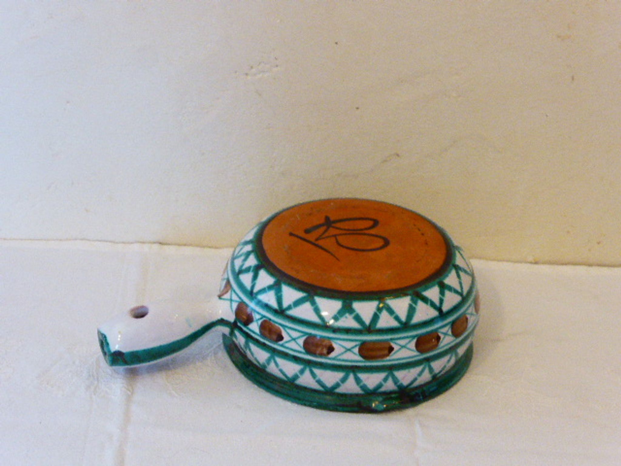 Salad bowl in the form of fondue pot, Robert Picault Vallauris, in enamelled ceramics, vintage 1950/60,
