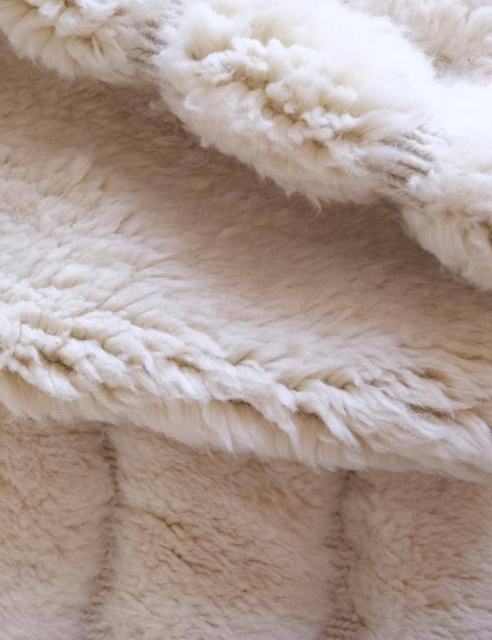 White Beni Mrirt Rug - 262 x 151 cm