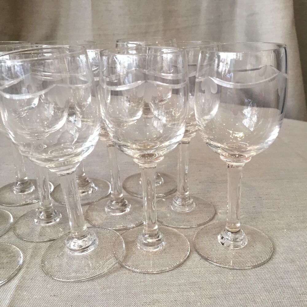 Suite of 11 engraved glass drip glasses from the 1930s 1940s