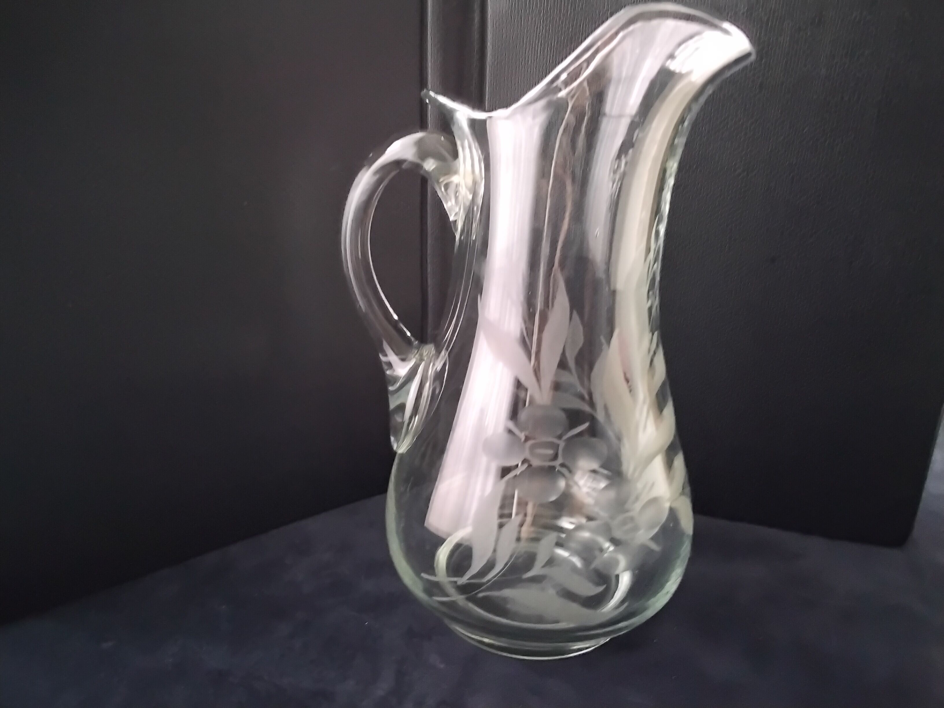 Blown glass water jug, engraved floral decoration 2.2 l