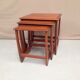 Tables gigognes