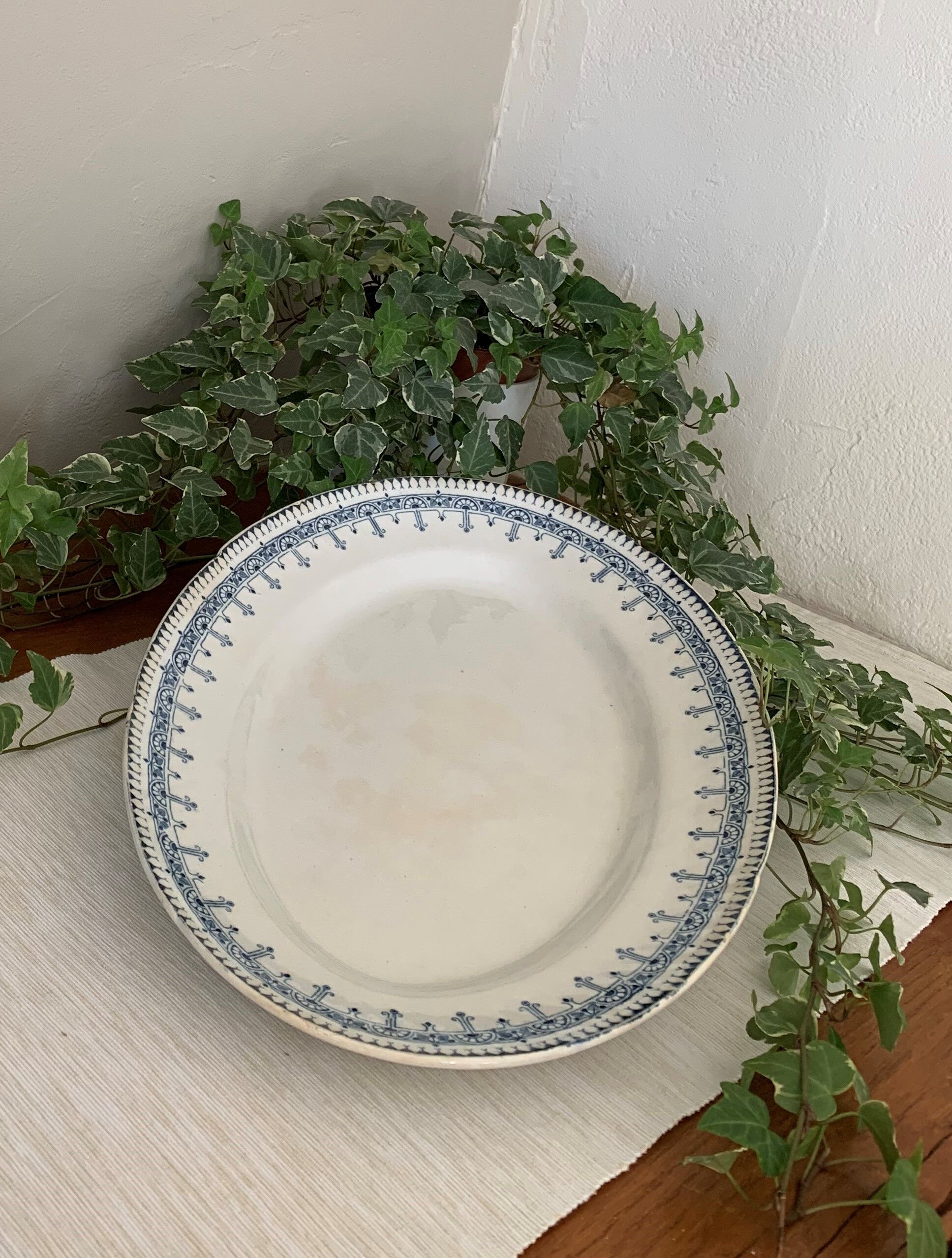 Old oval dish in earthenware by Gien, Byzantium model