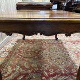 Table à manger en noyer de style Louis XV