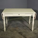 Table with brushed spruce extensions