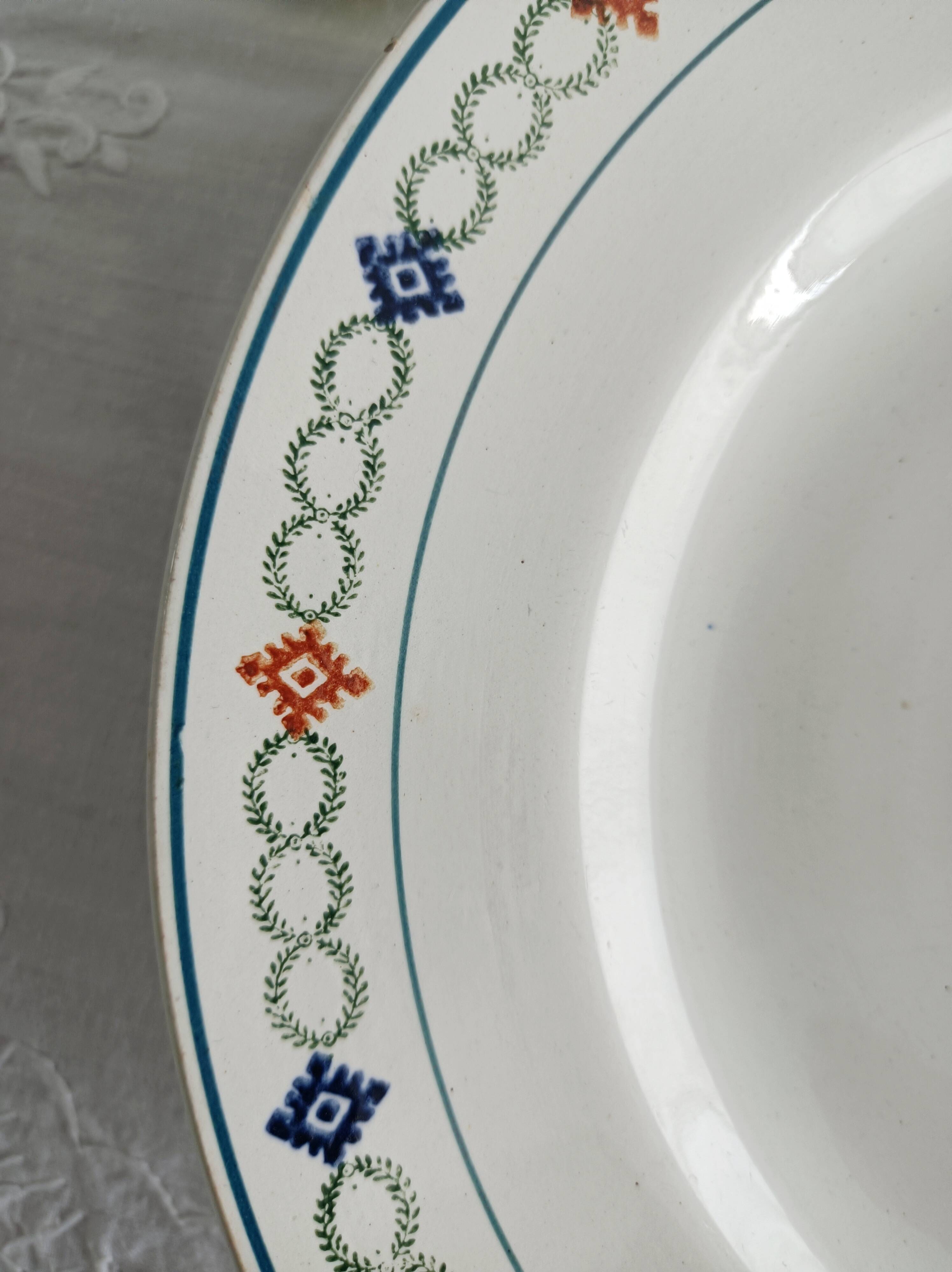 Plate on iron pedestal Amandinoise Company