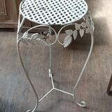Pedestal table
