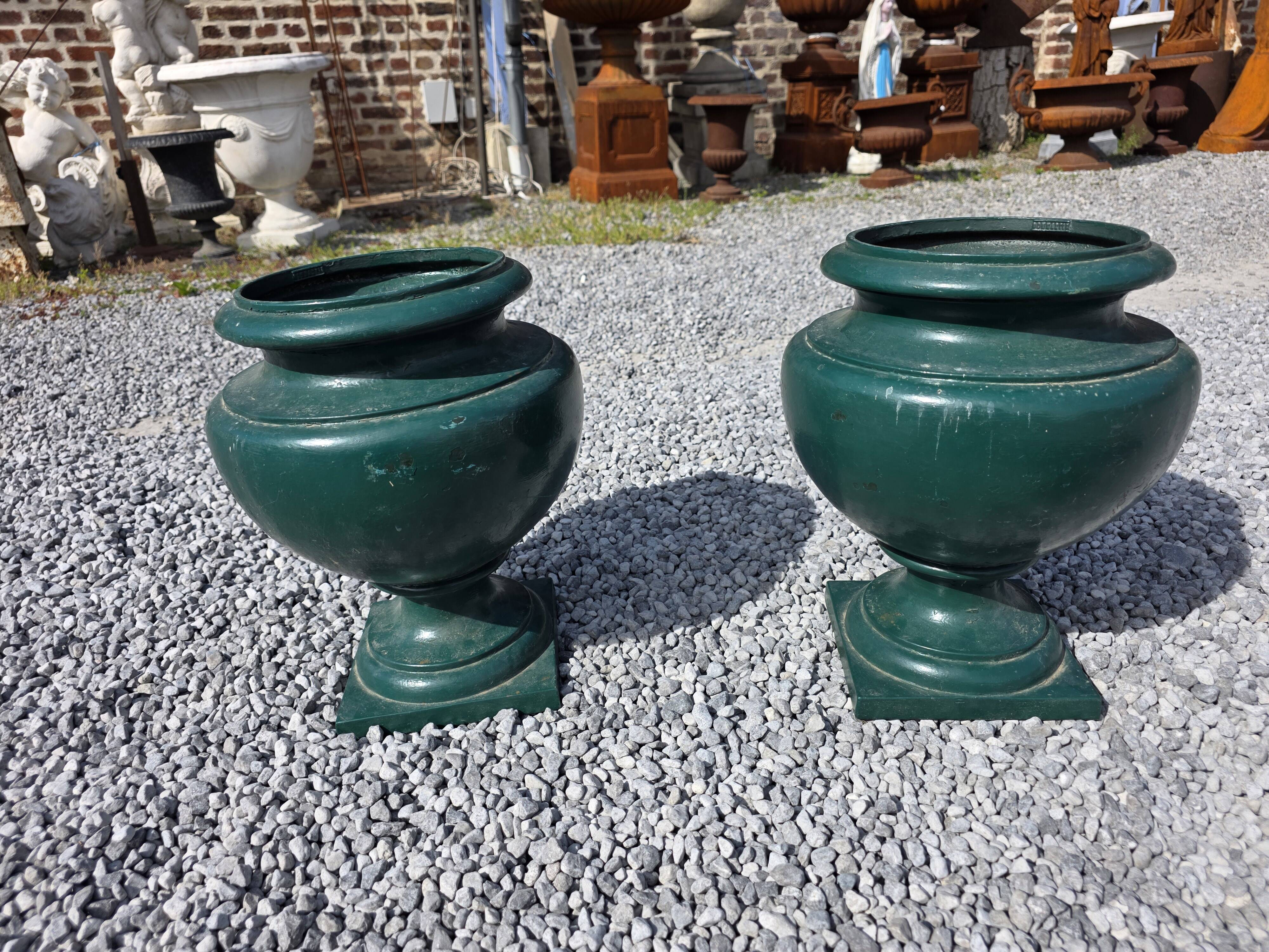 Paire de vases medicis XIXème en fonte