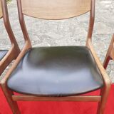 Roundtable with extension cords and chairs from the 1960s