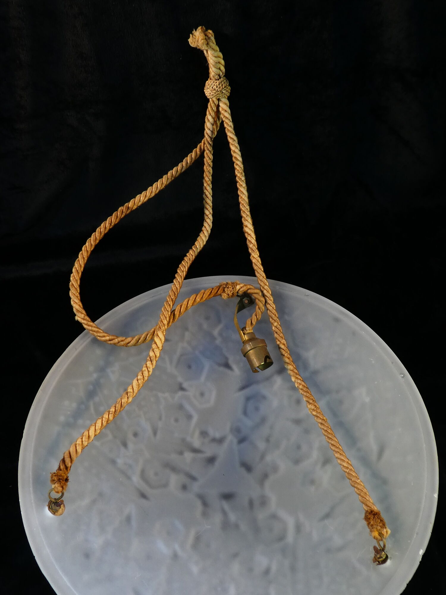 Pendant lamp washbasin art deco pressed molded glass muller freres luneville