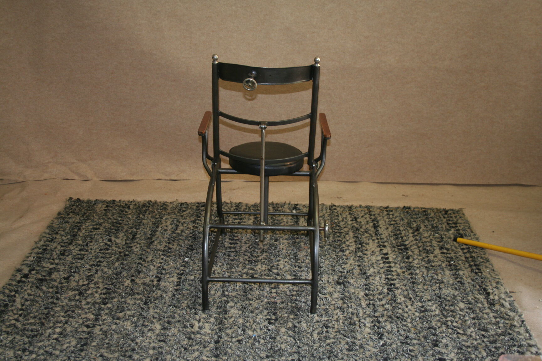 Former surgeon's armchair 40
