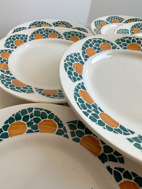 Lot de 11 assiettes Givors France