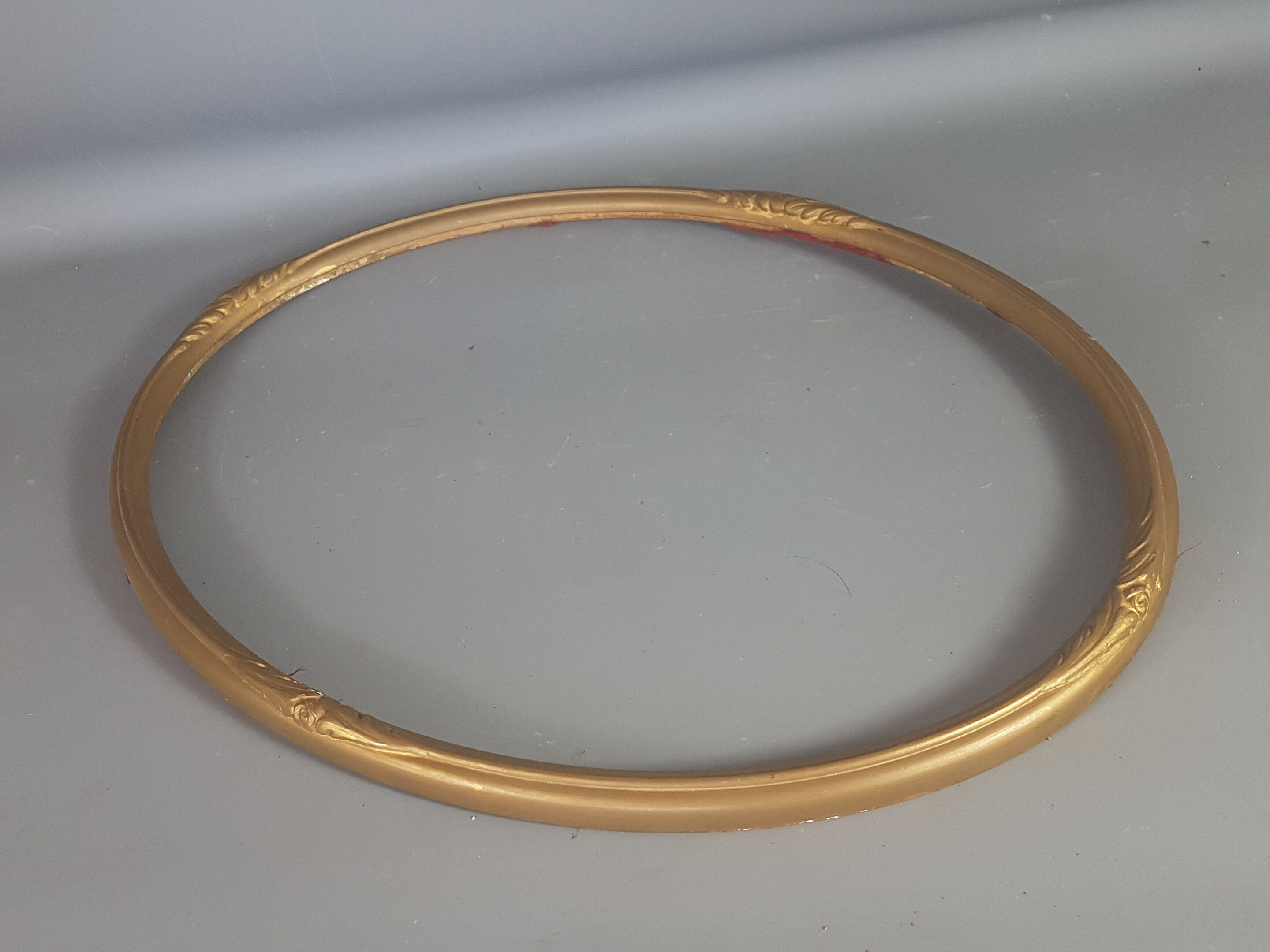 Fine old oval frame wood - gilded stucco 42x31 cm