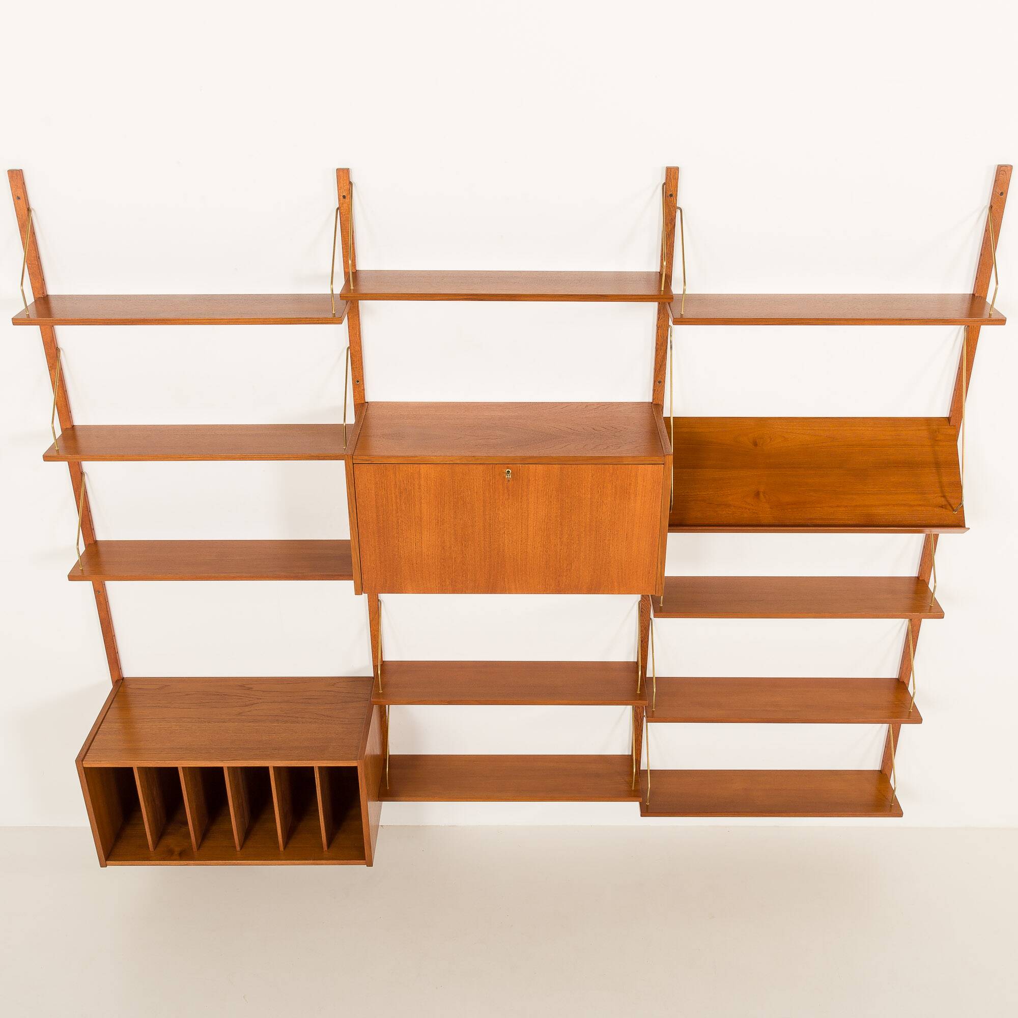 PS System wall unit with vinyl records cabinet and expository shelf, Rander