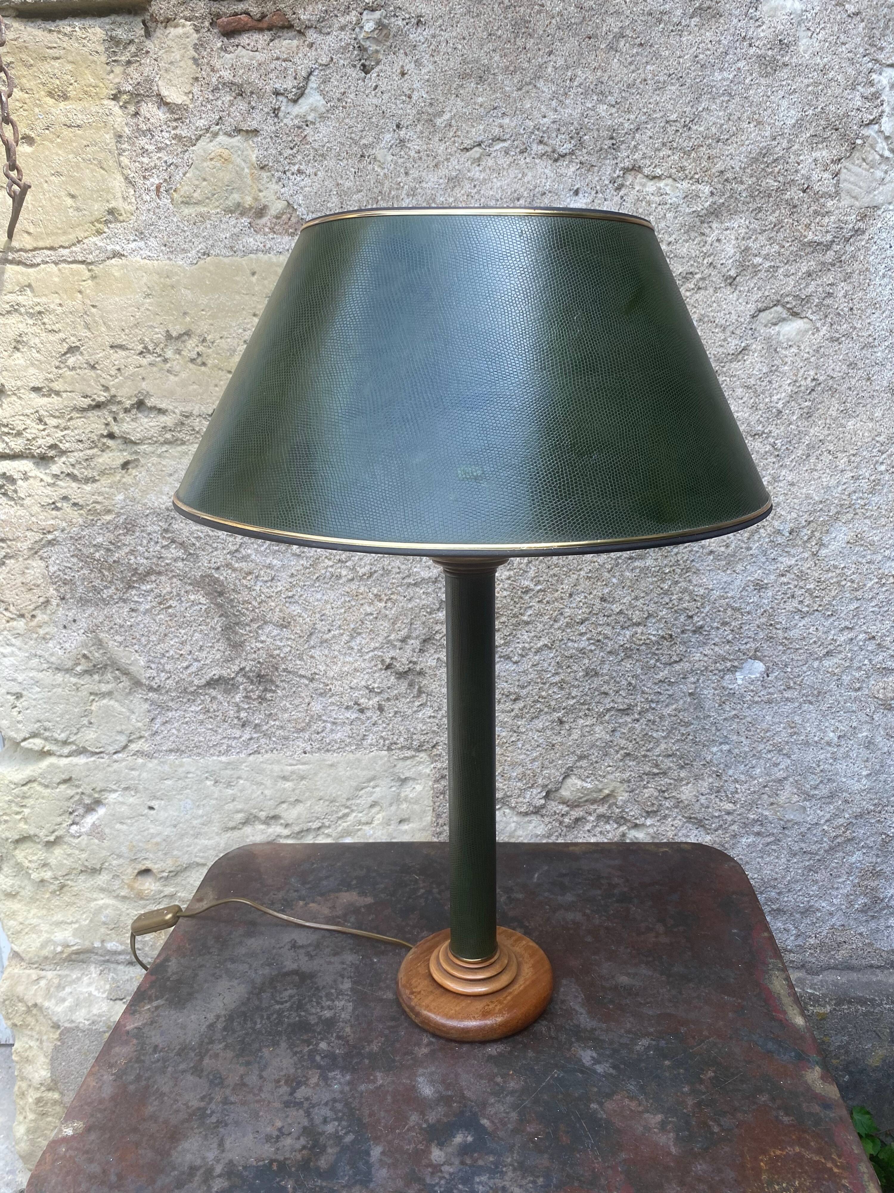 Lampe vintage en simili cuir vert