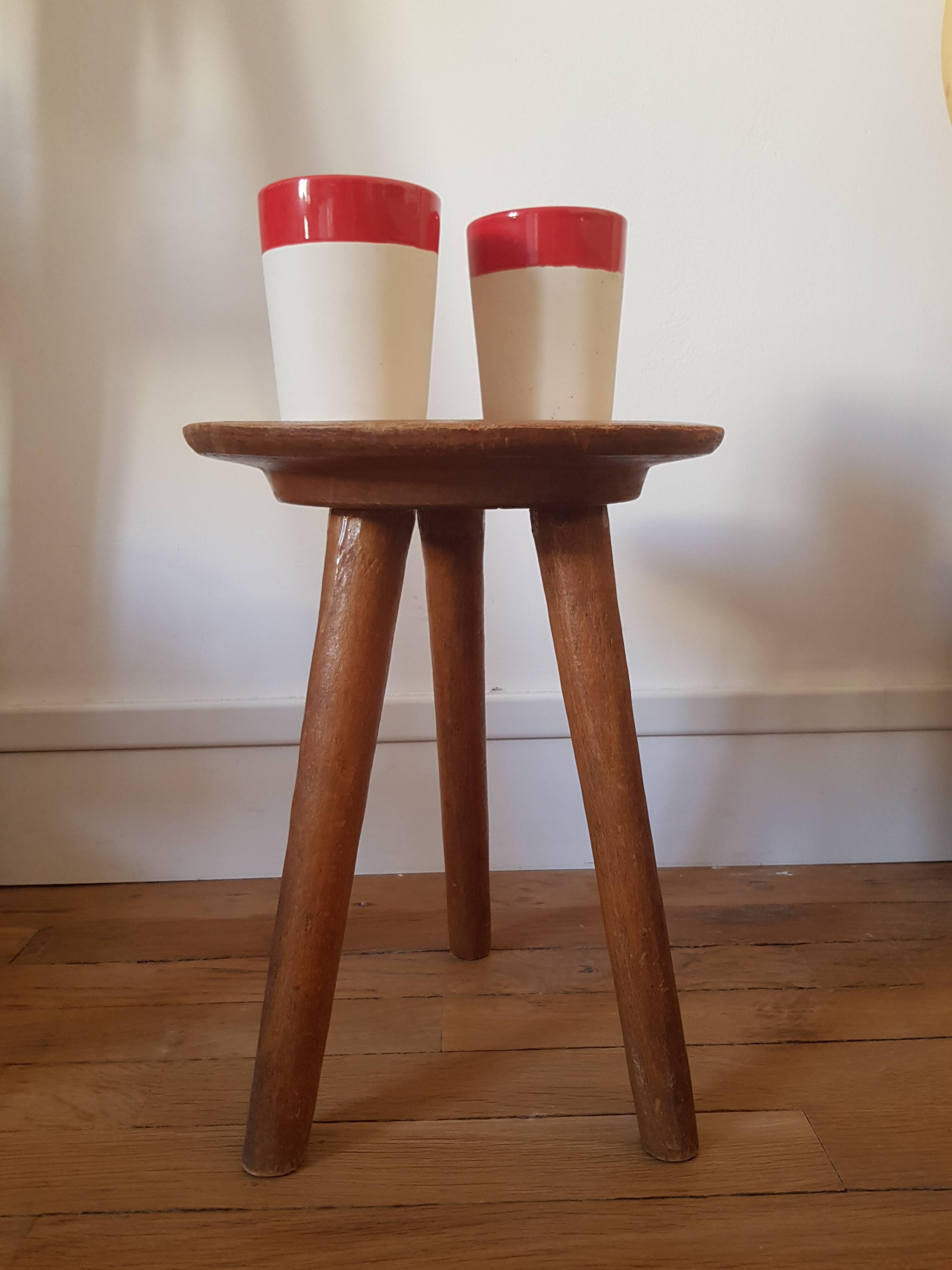 60s tripod stool