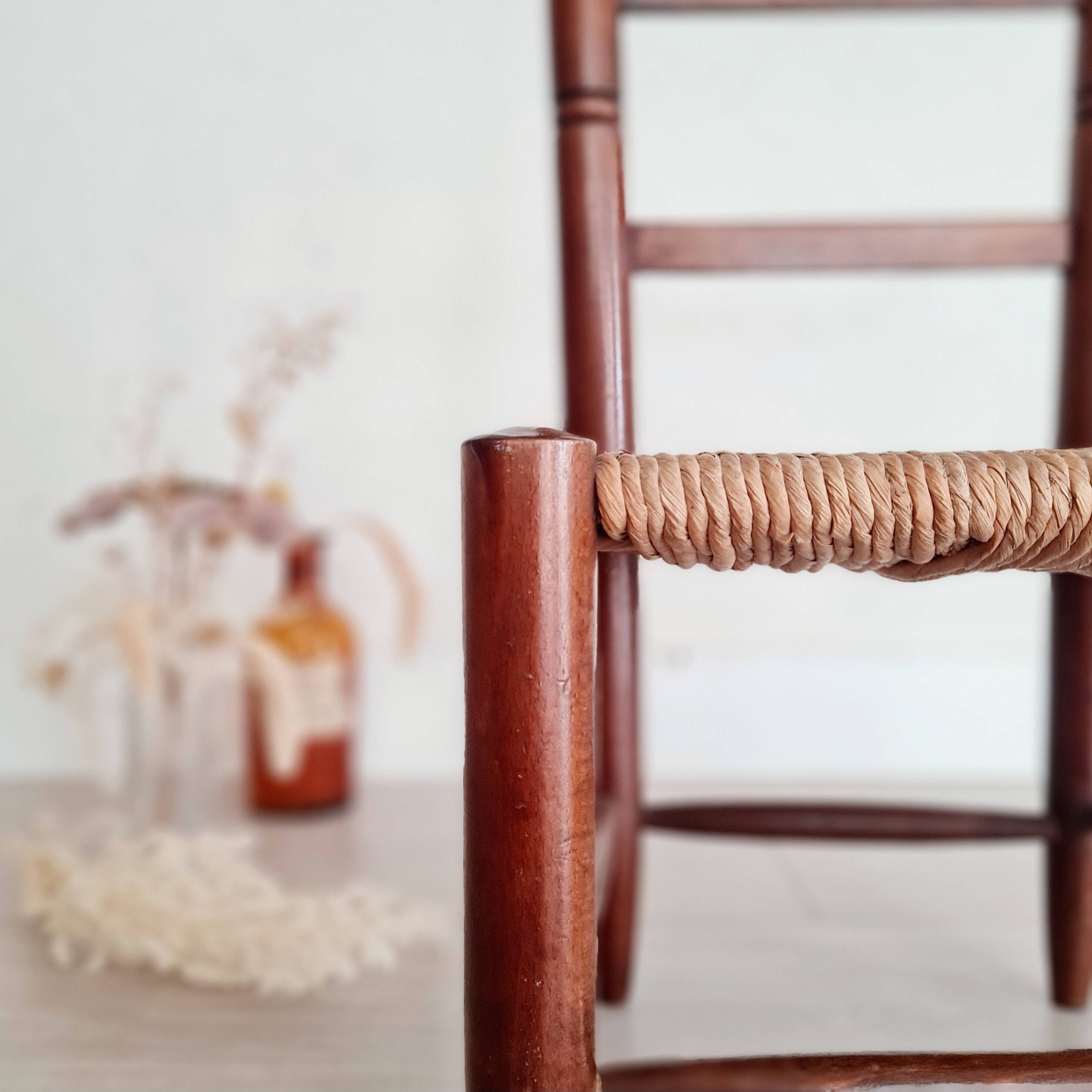 Mini wooden and straw chair - brutalist look