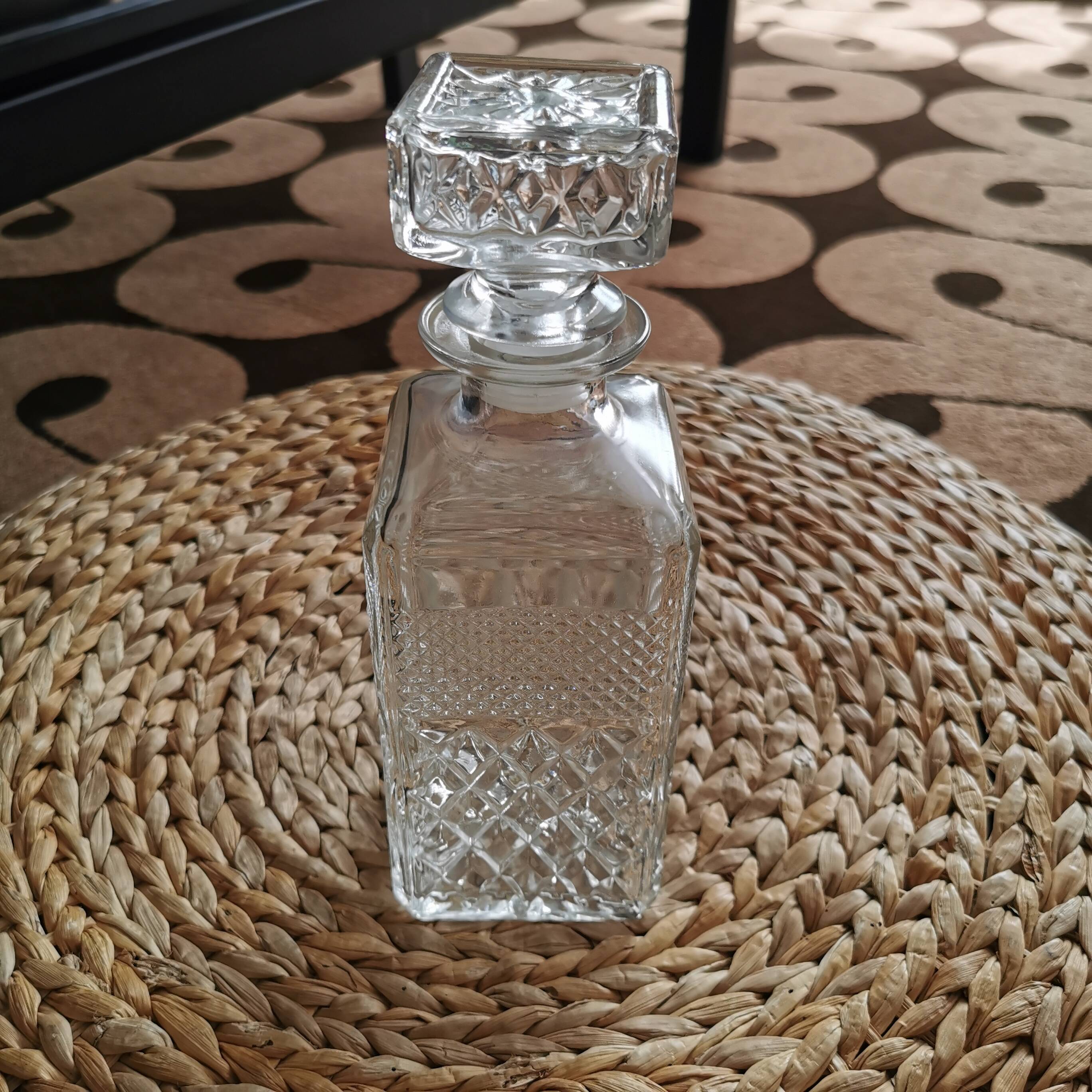Whiskey decanter