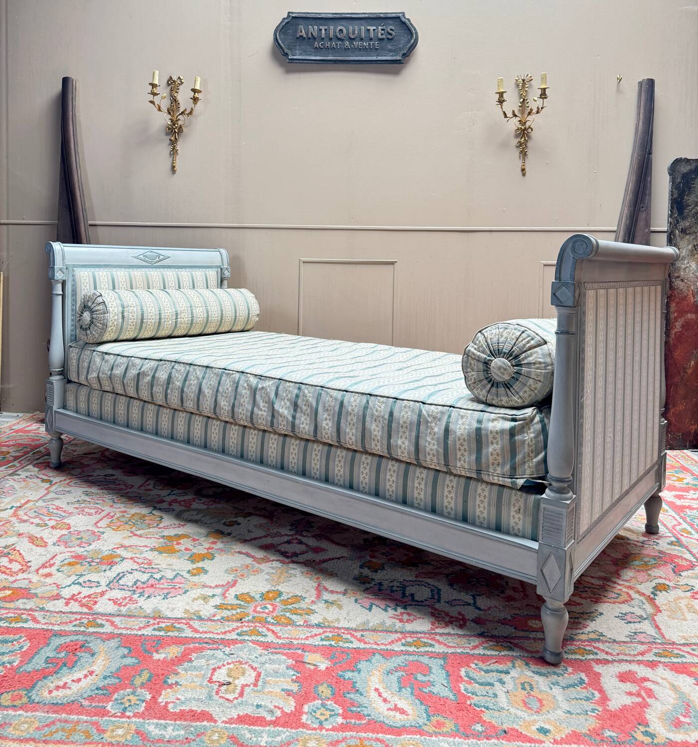 19th century Directoire style lacquered wooden daybed