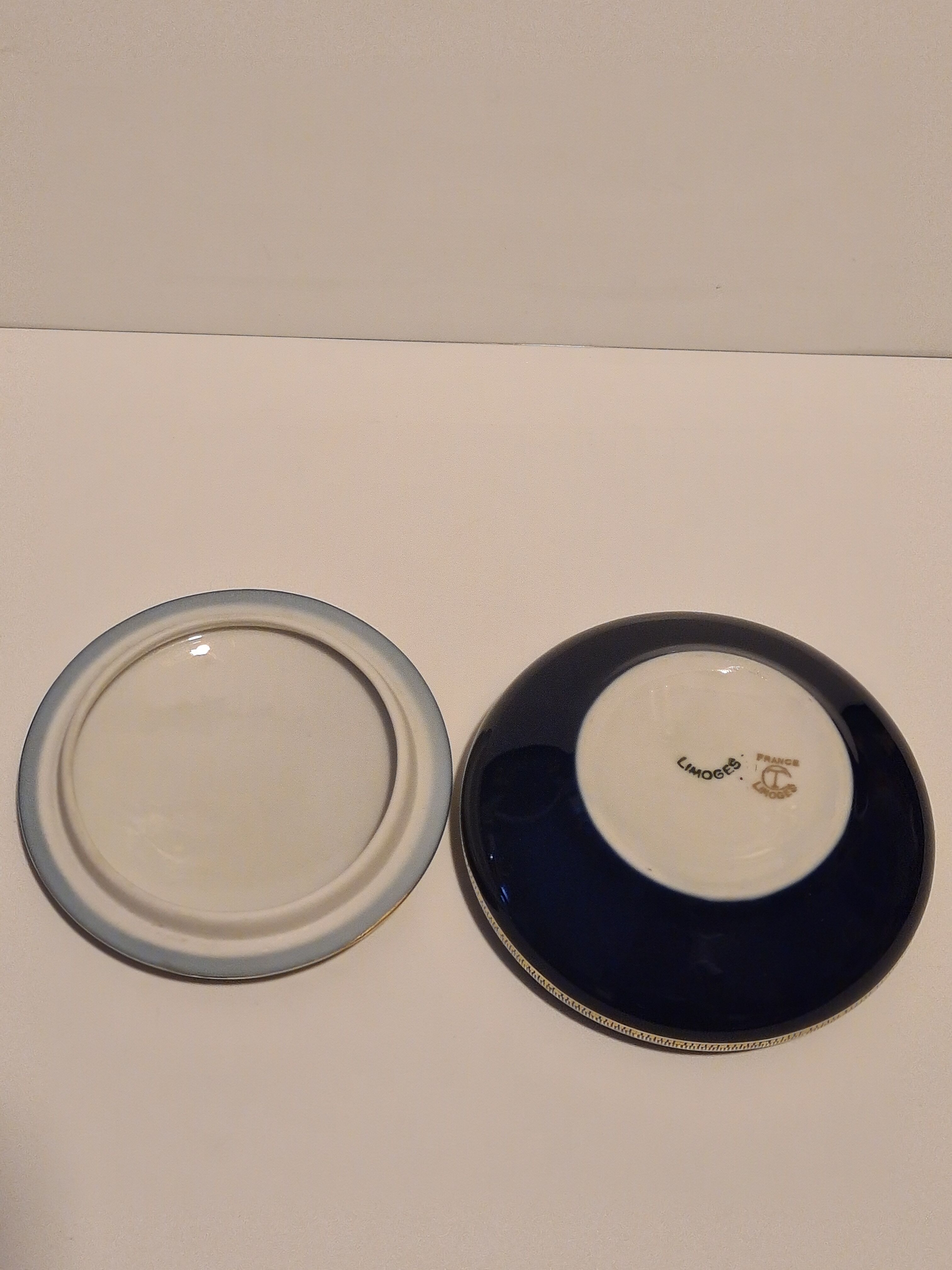Boîte porcelaine de Limoges Bleu et Or décor floral