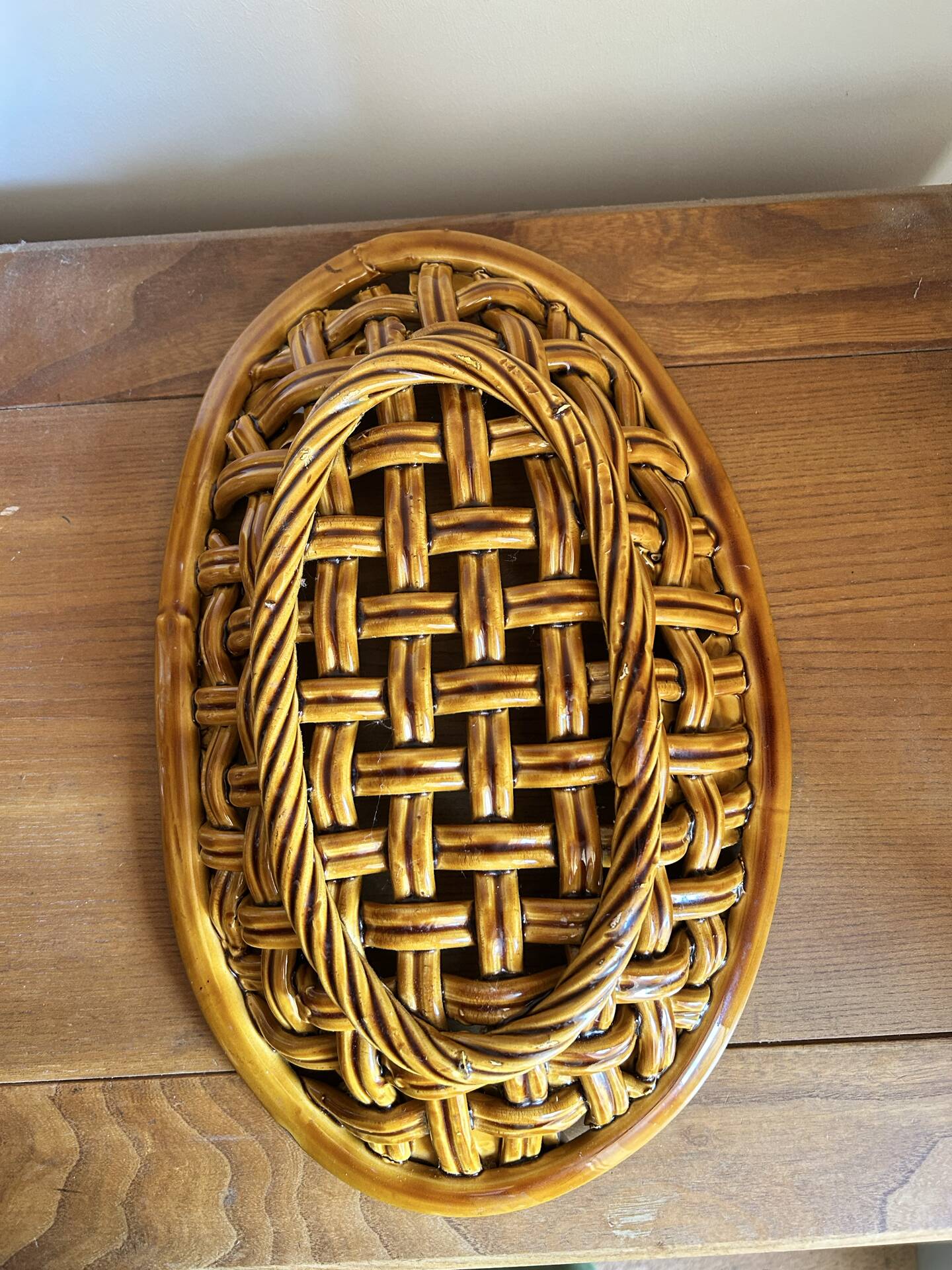 Woven fruit bowl barbotine 1950s