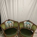 Paire de fauteuils en bois sculpté, XXème s.