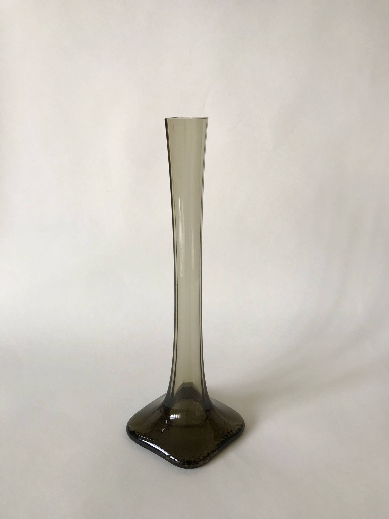Vase soliflore en verre design années 70-80