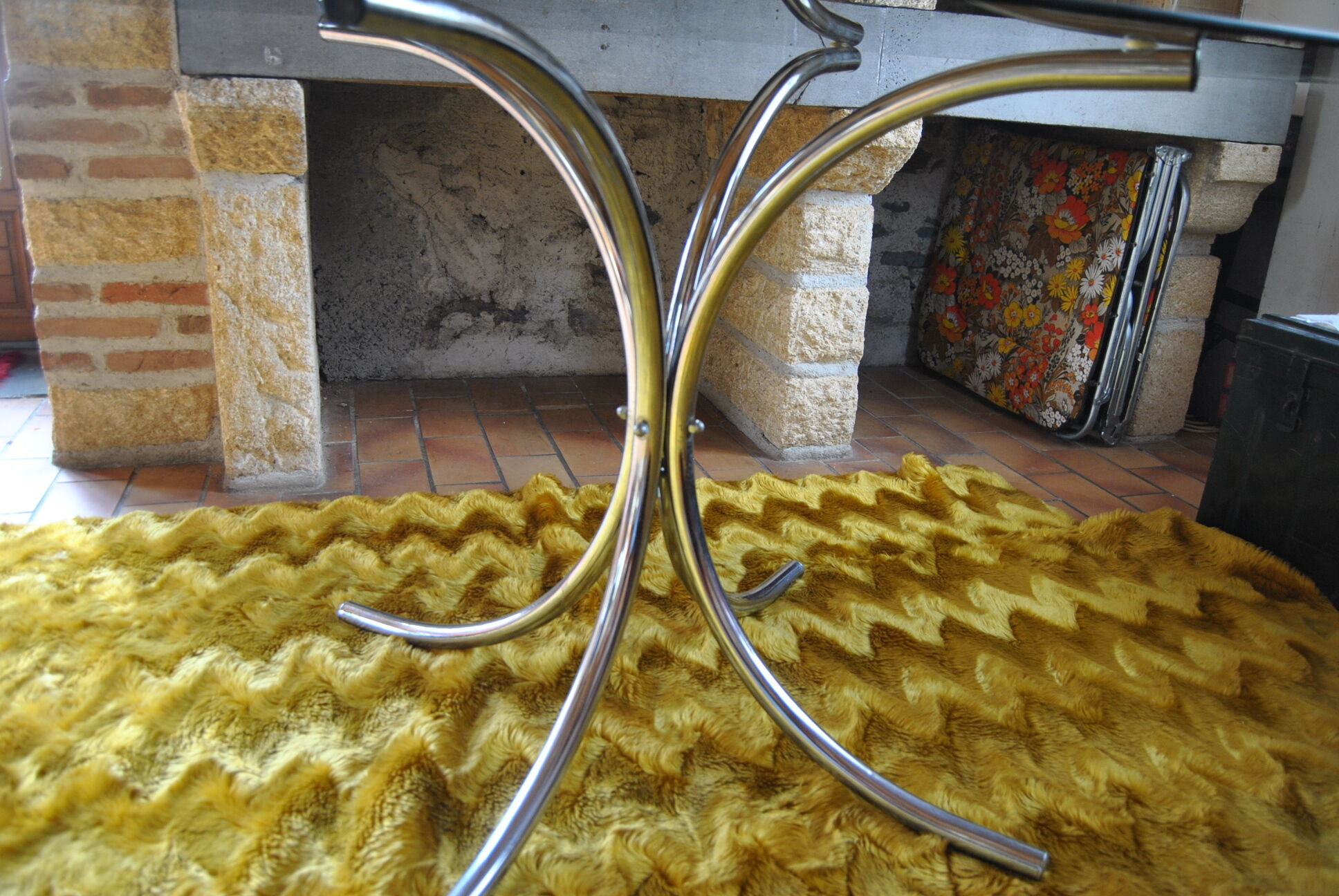 Dining table stainless steel legs and tempered glass top 70s