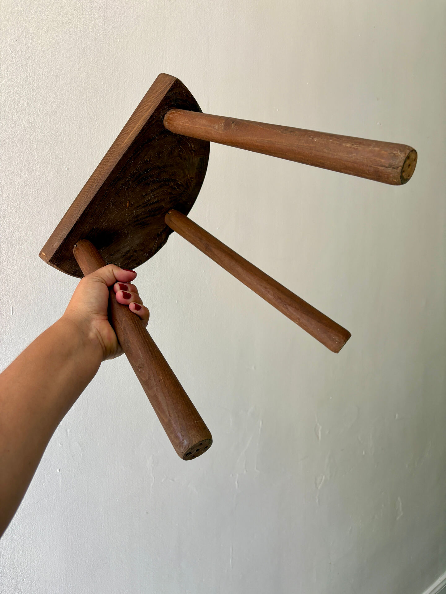 Tabouret tripode vintage en bois
