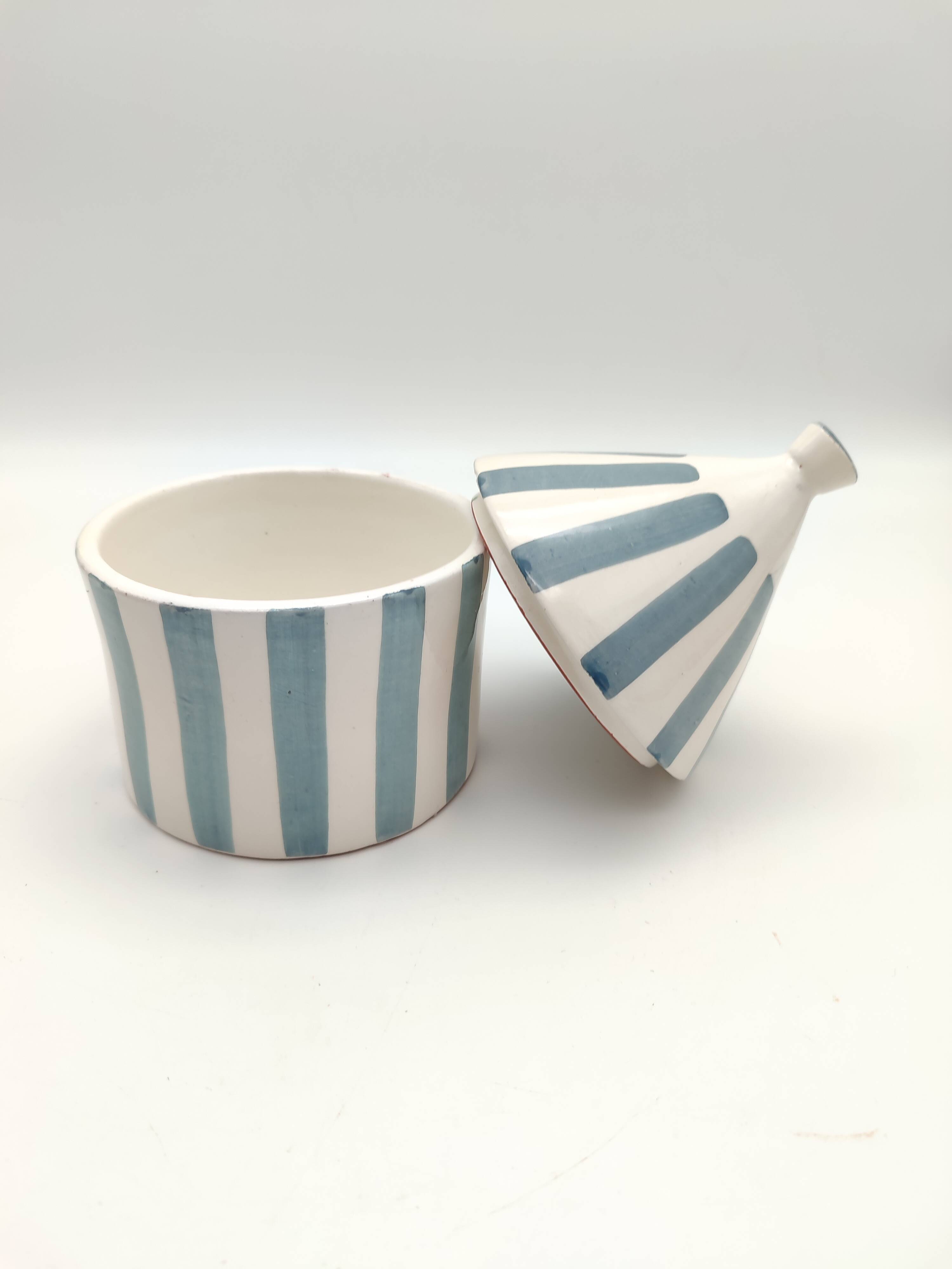 Ceramic bowl with bohemian style lid