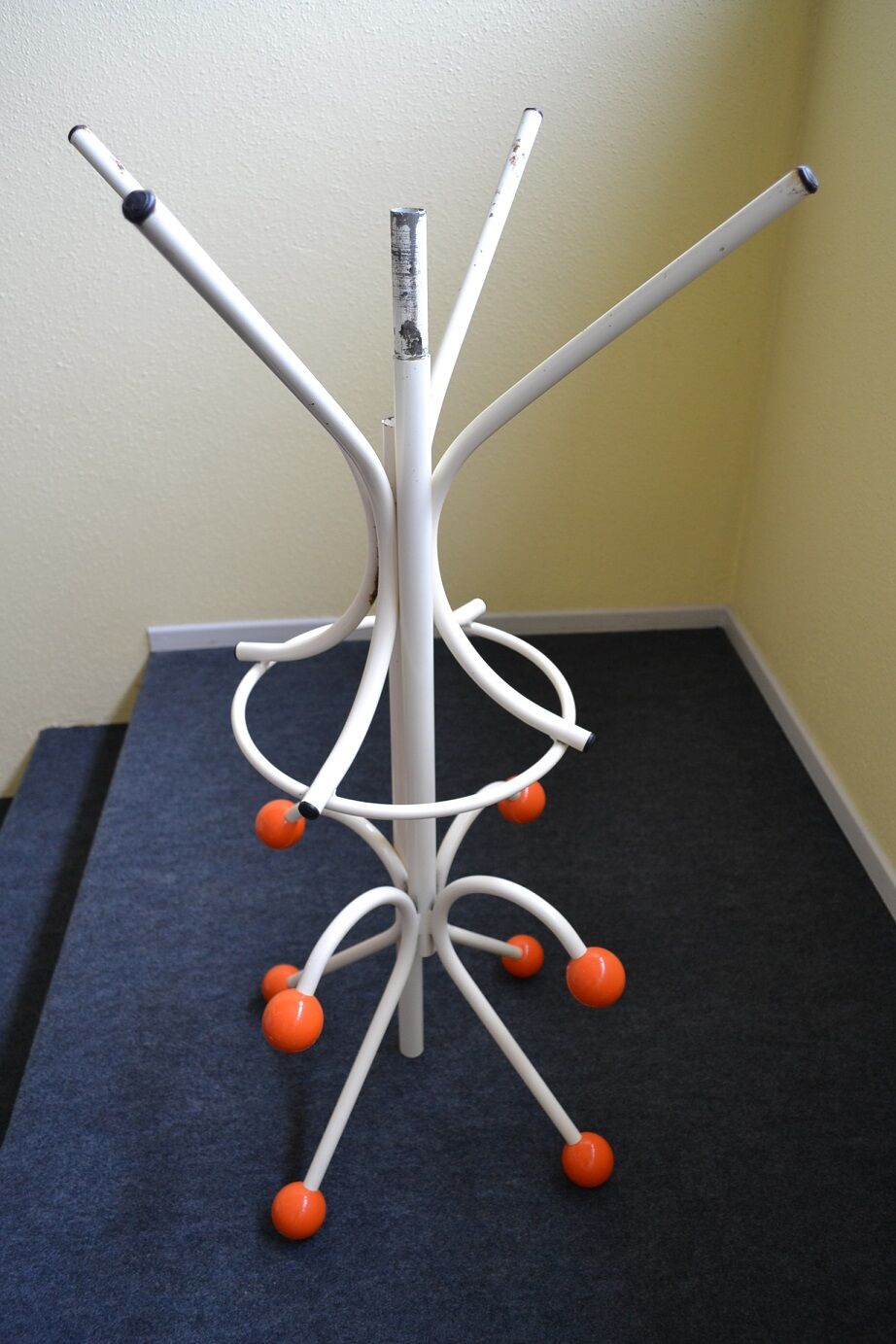 Parrot coat rack 8 vintage balls 1970s