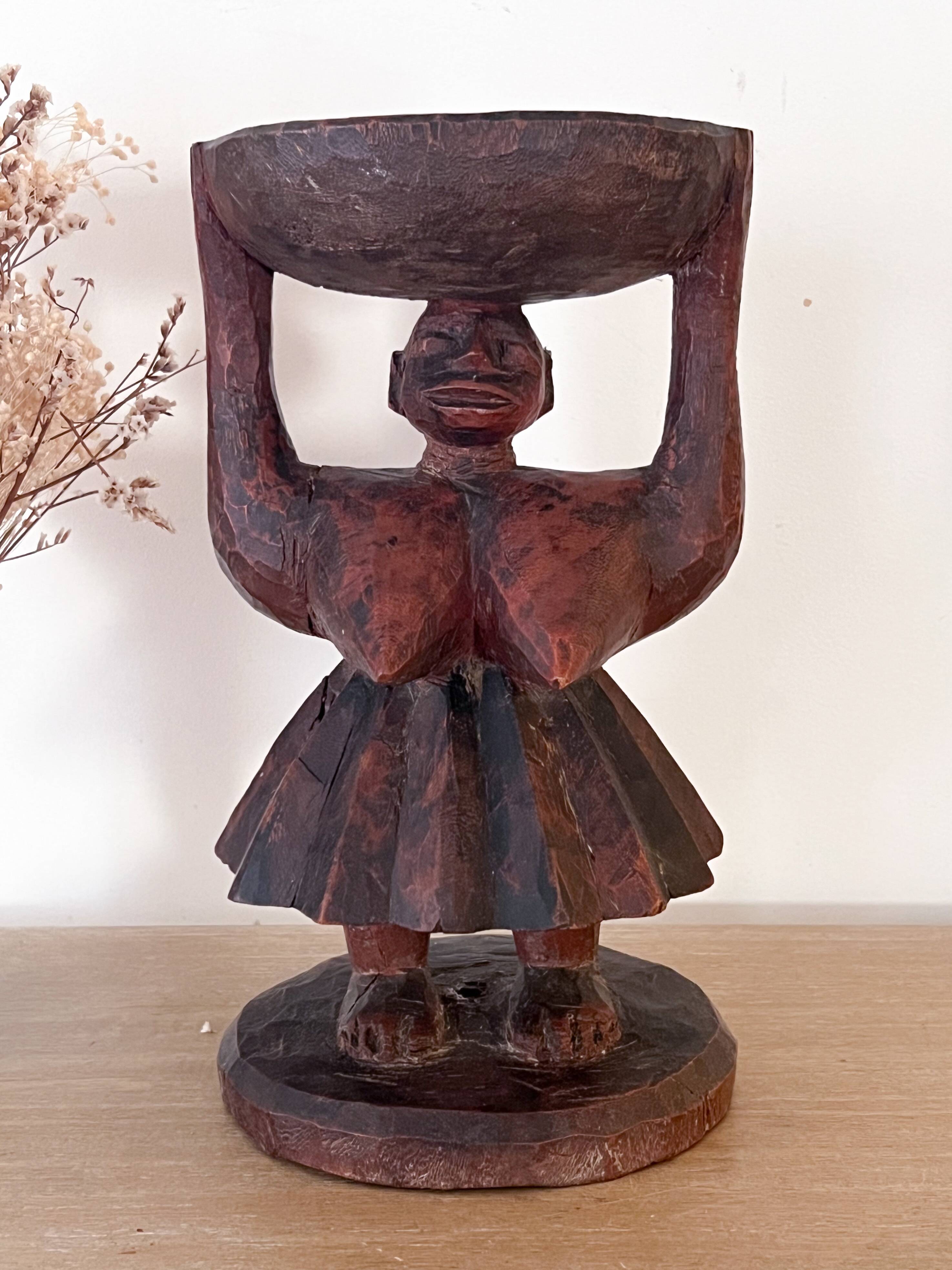 Wooden cup - Woman with pleated skirt (Burkina Faso)
