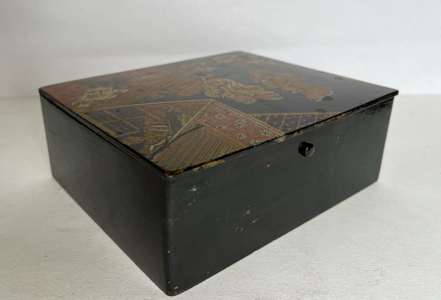 Chinese lacquer jewelry box