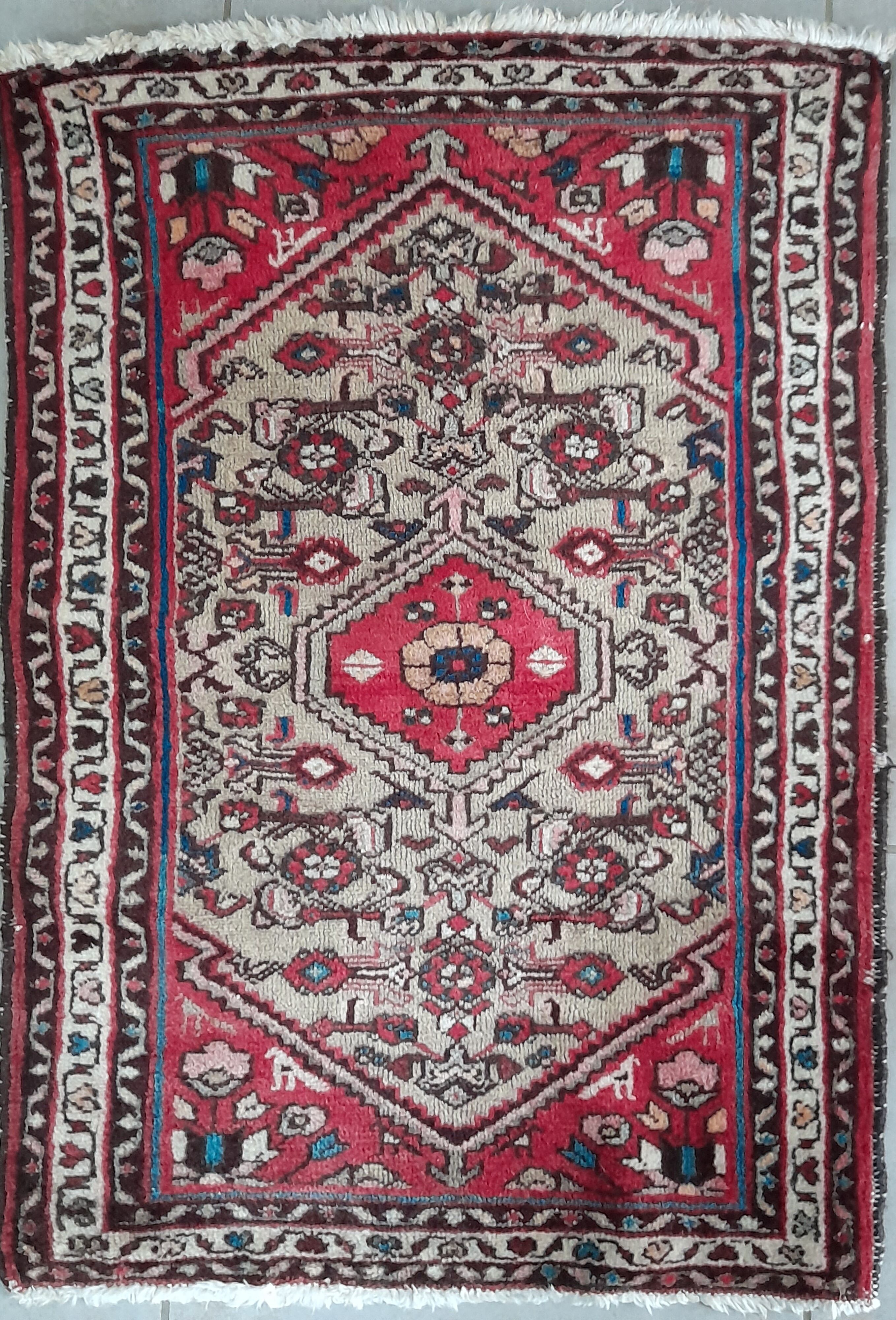 Oriental carpet 62x93 cm