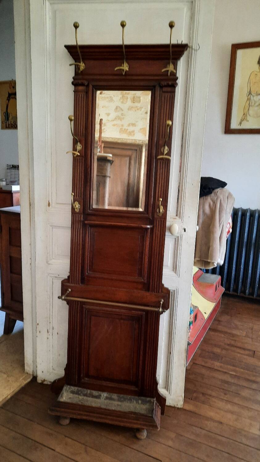 Cloakroom coat rack 1900