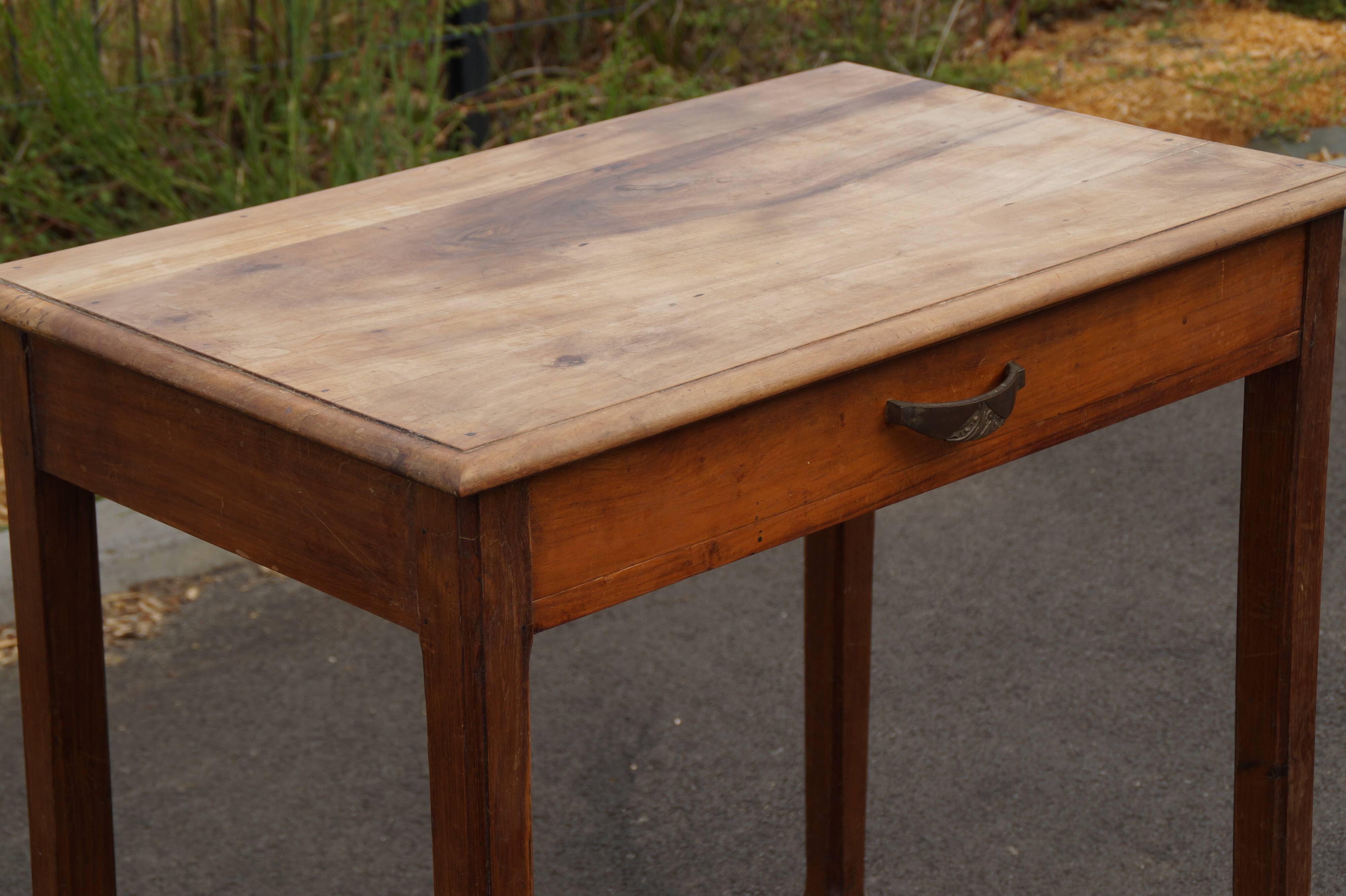 Table d'appoint années 50
