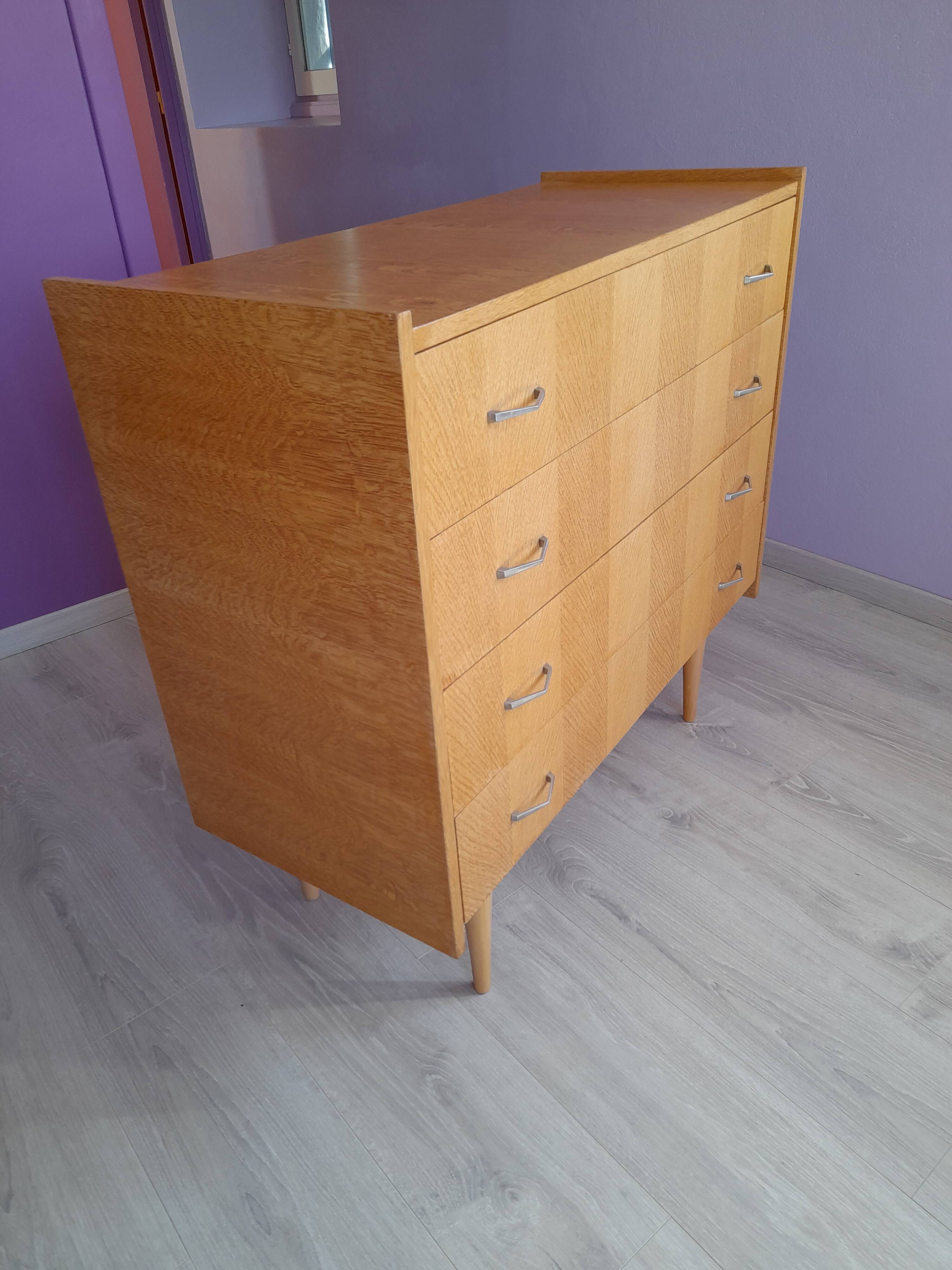 Vintage oak chest of drawers