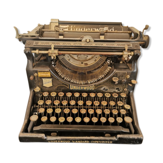 Underwood 1920 typewriter