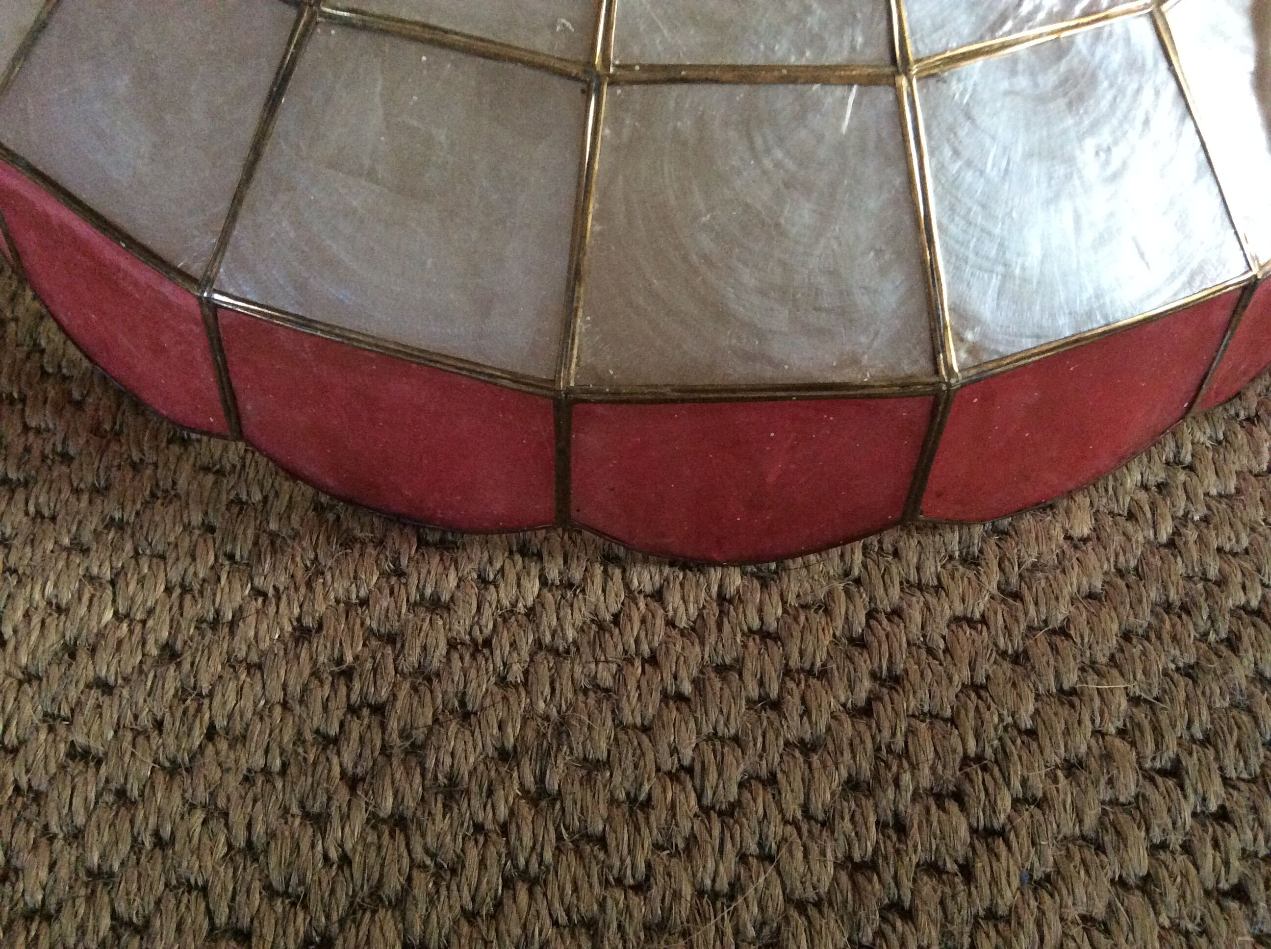 Mother-of-pearl suspension