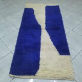 Handcrafted Moroccan rug decorated 250cm x 100cm