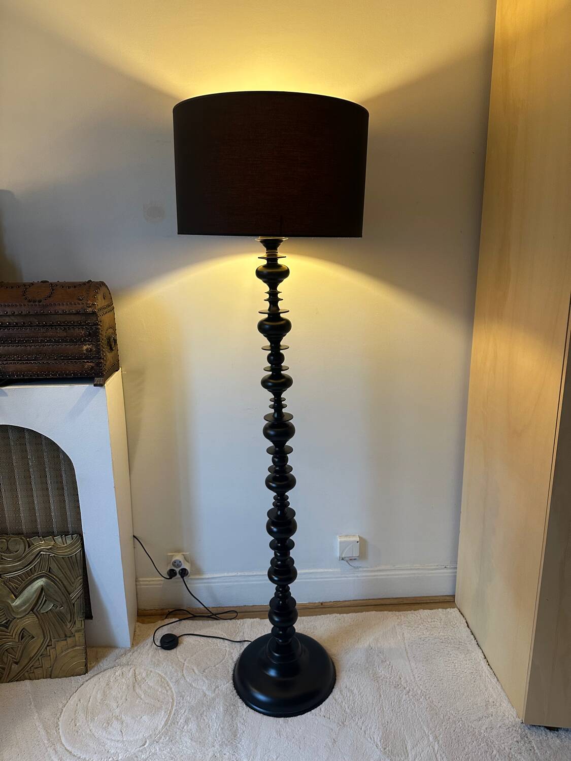 Free-form floor lamp