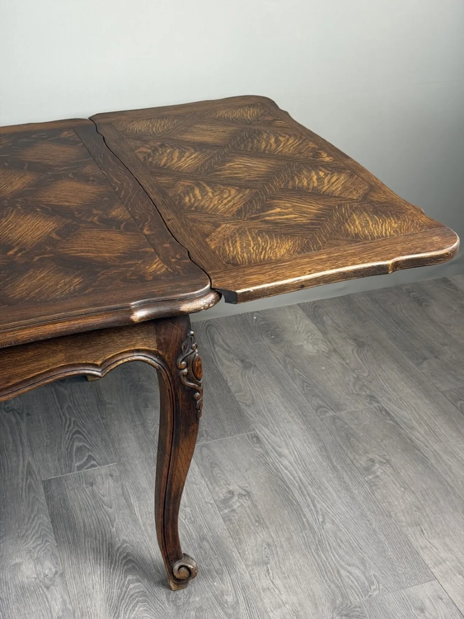 Table de salle à manger de style Louis XV, XXe Siècle