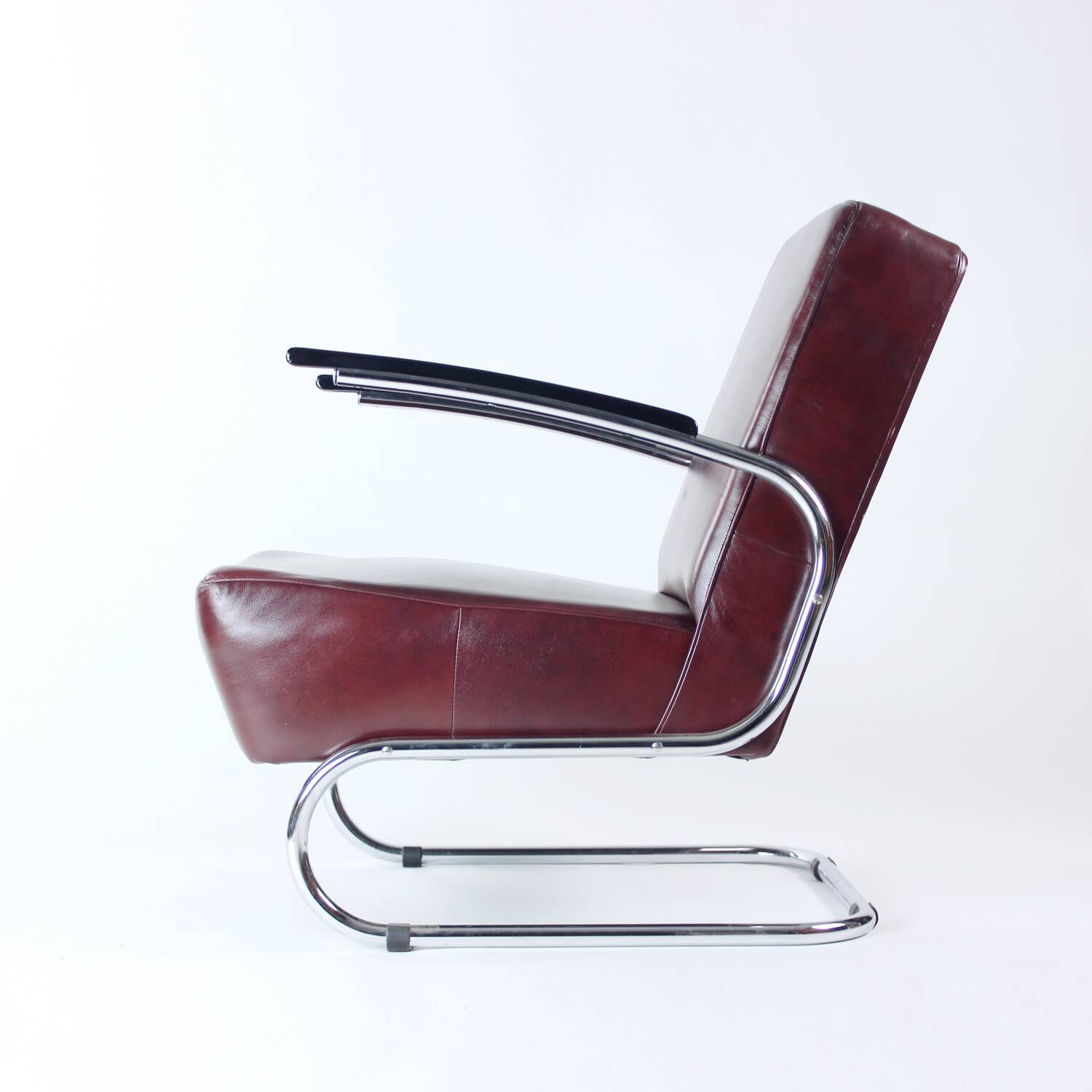 Unique armchair produced in the Bauhaus era, completely restored for the 21st century. the armchair