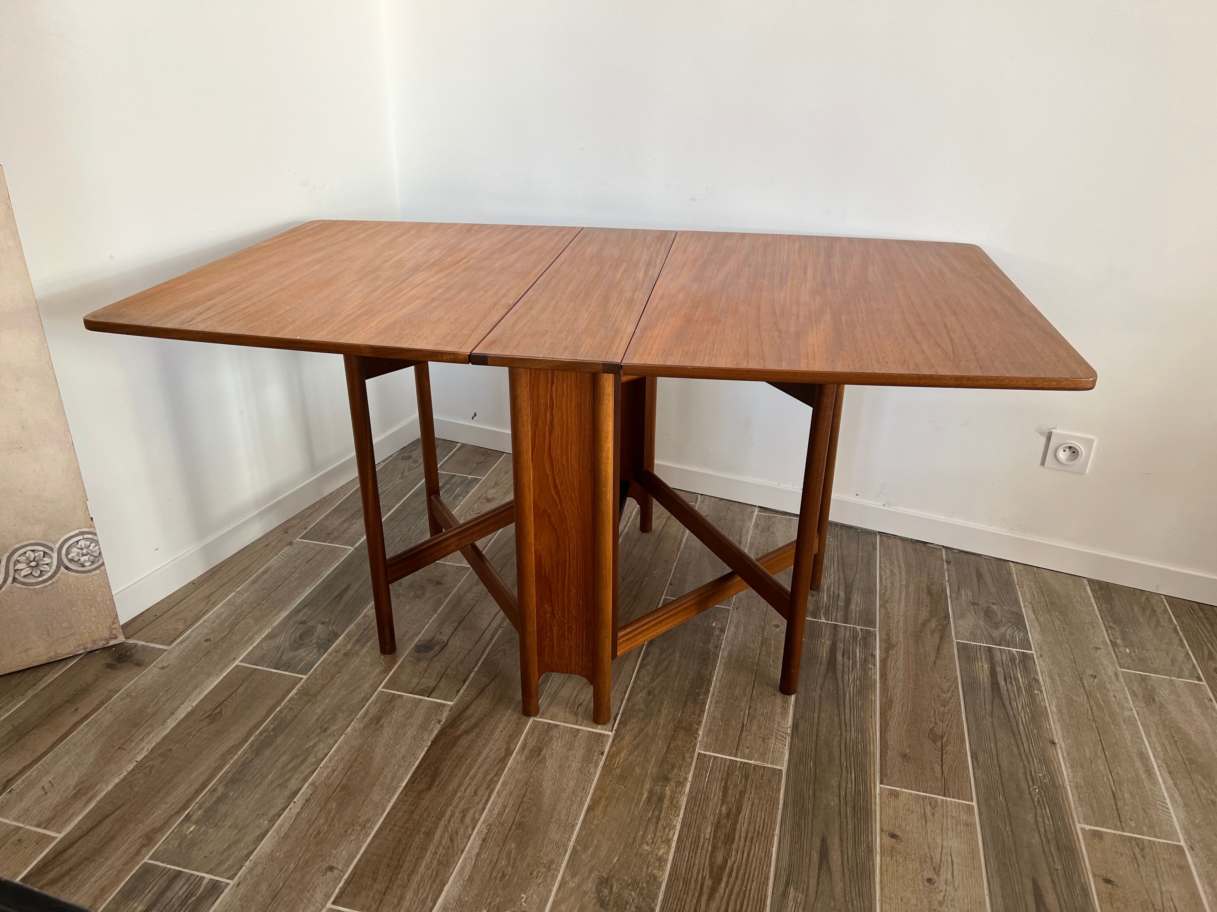 Scandinavian-style teak flap table